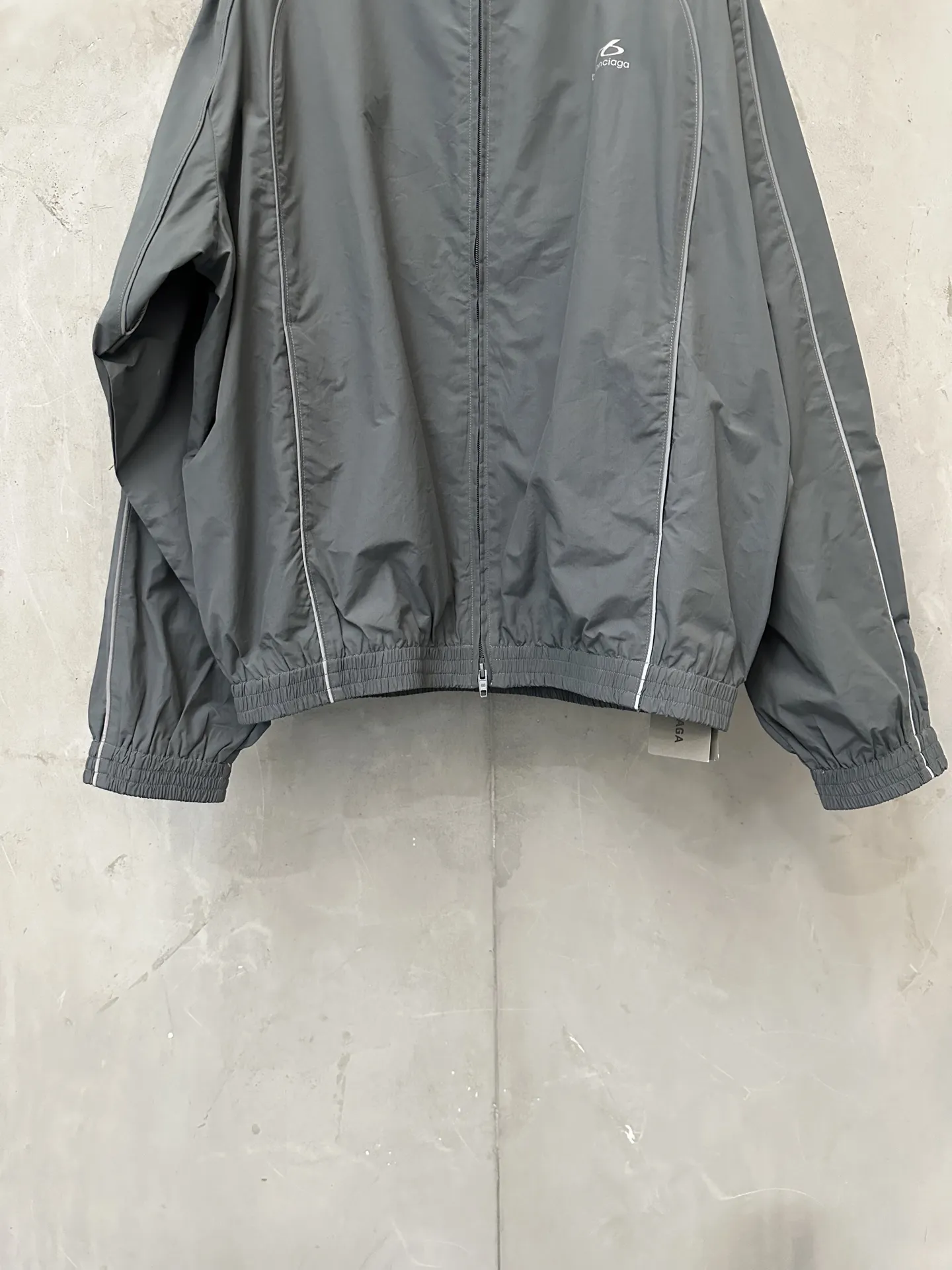 Reflective Logo Crinkled Nylon Track Jacket D31018968 — view 4