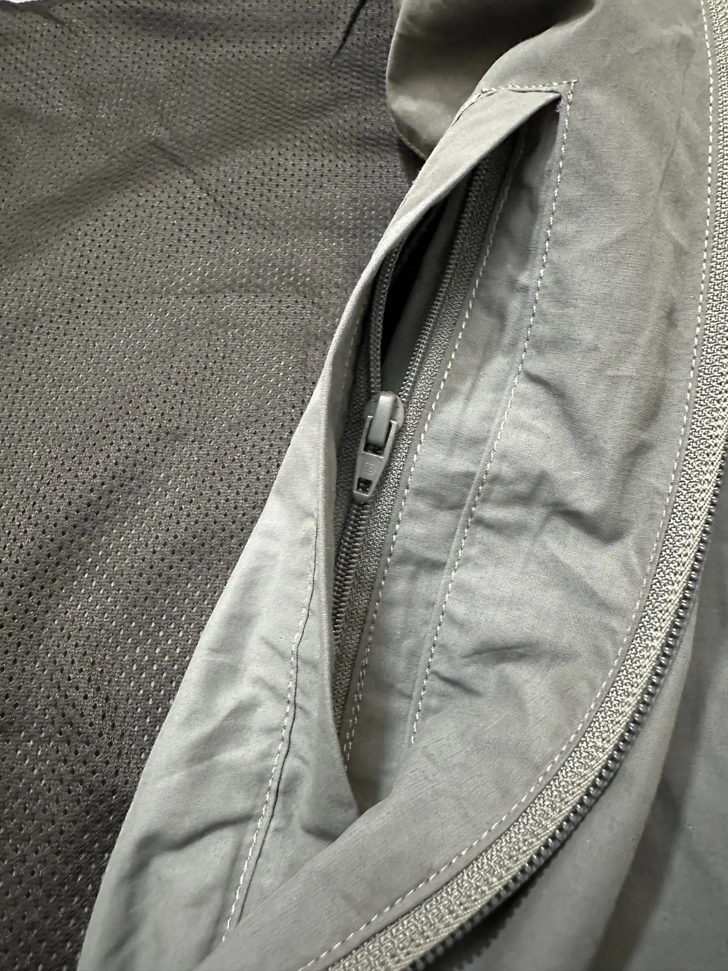 Reflective Logo Crinkled Nylon Track Jacket D31018968 — view 7