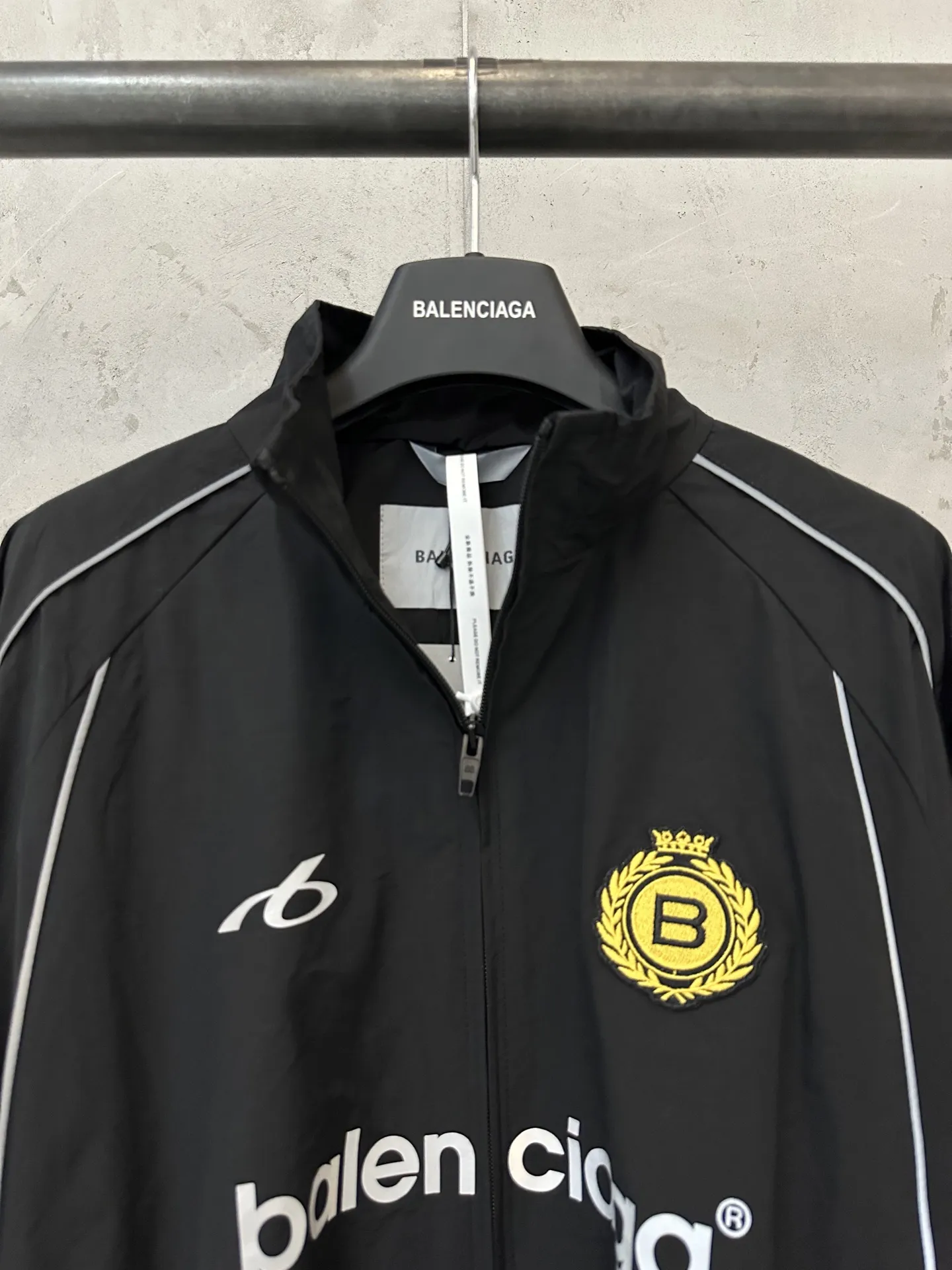 Logo-Print Reflective Trim Track Jacket D33024397 — view 5