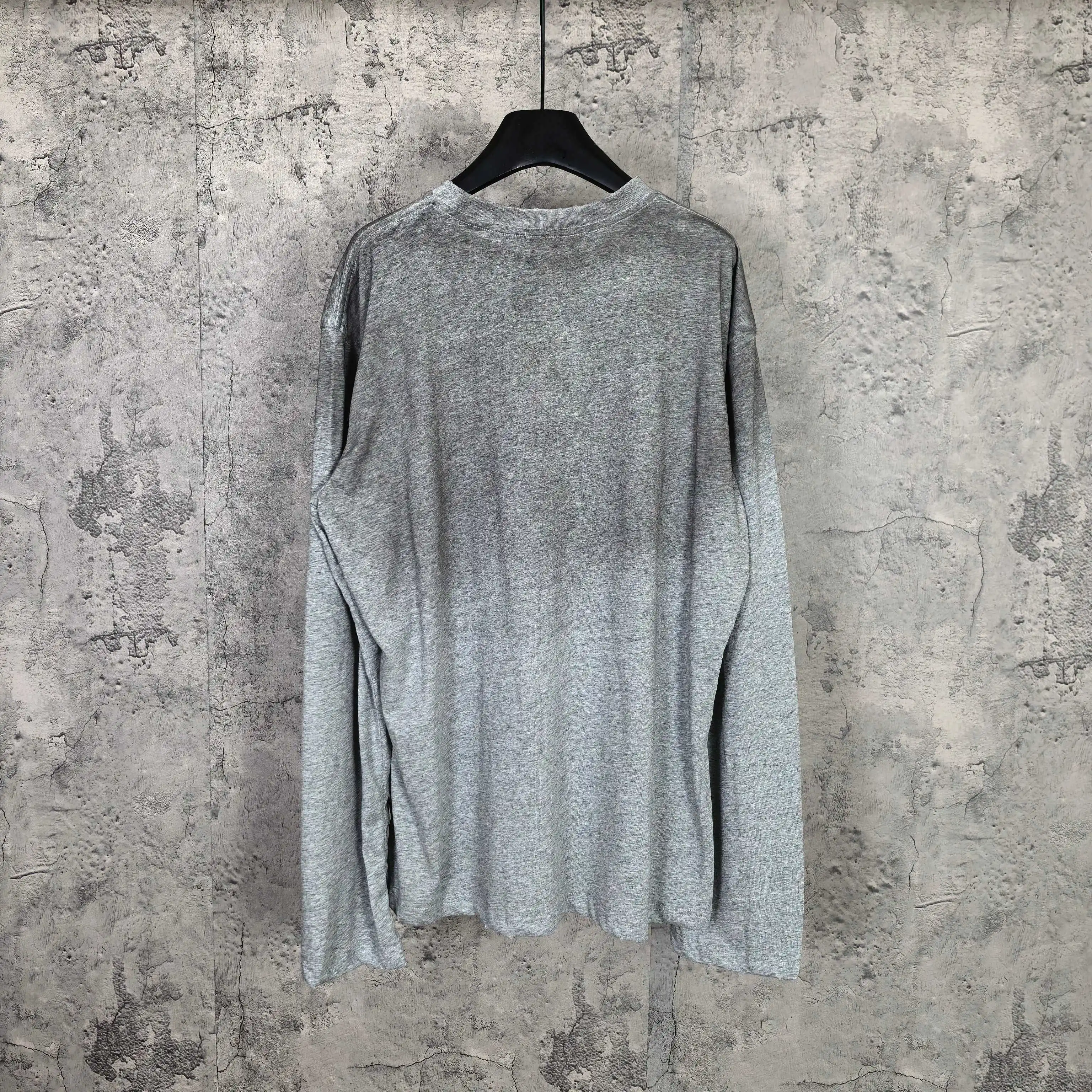 1996 Logo Distressed Long-Sleeve T-Shirt D14024563 — view 2