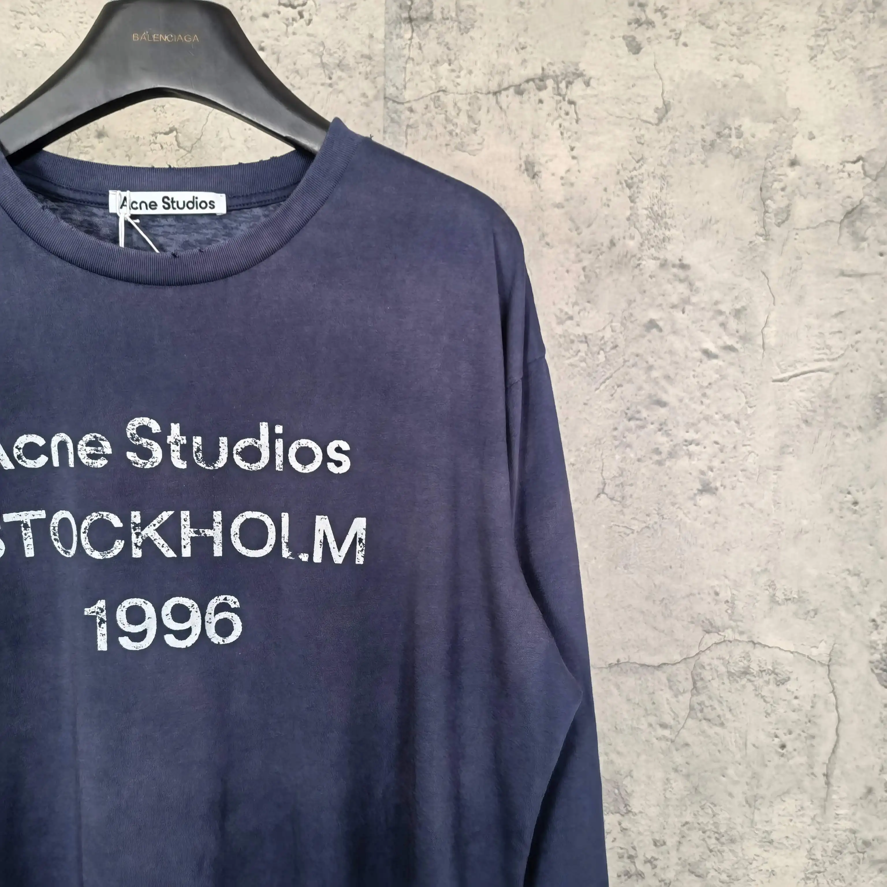 1996 Logo Long-Sleeve T-Shirt D14024564 — view 9