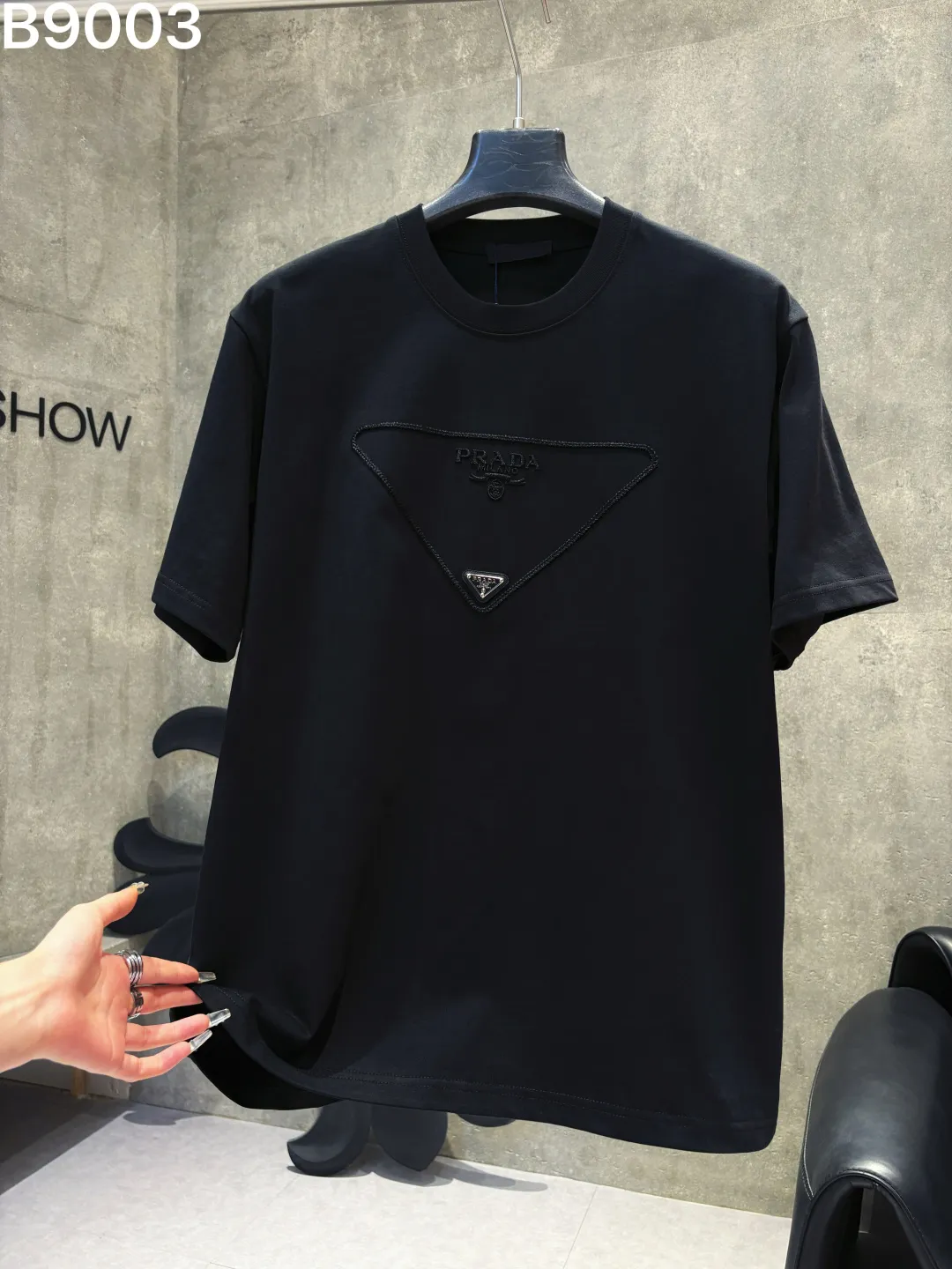 Embroidered Triangle Logo Cotton T-Shirt D15519041 — view 3