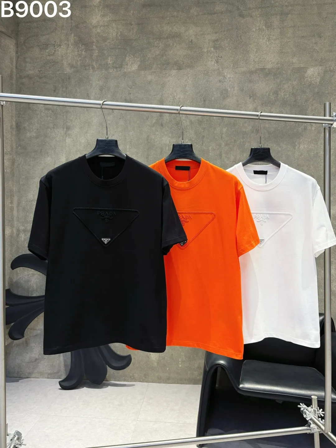 Embroidered Triangle Logo Cotton T-Shirt D15519041 — view 4