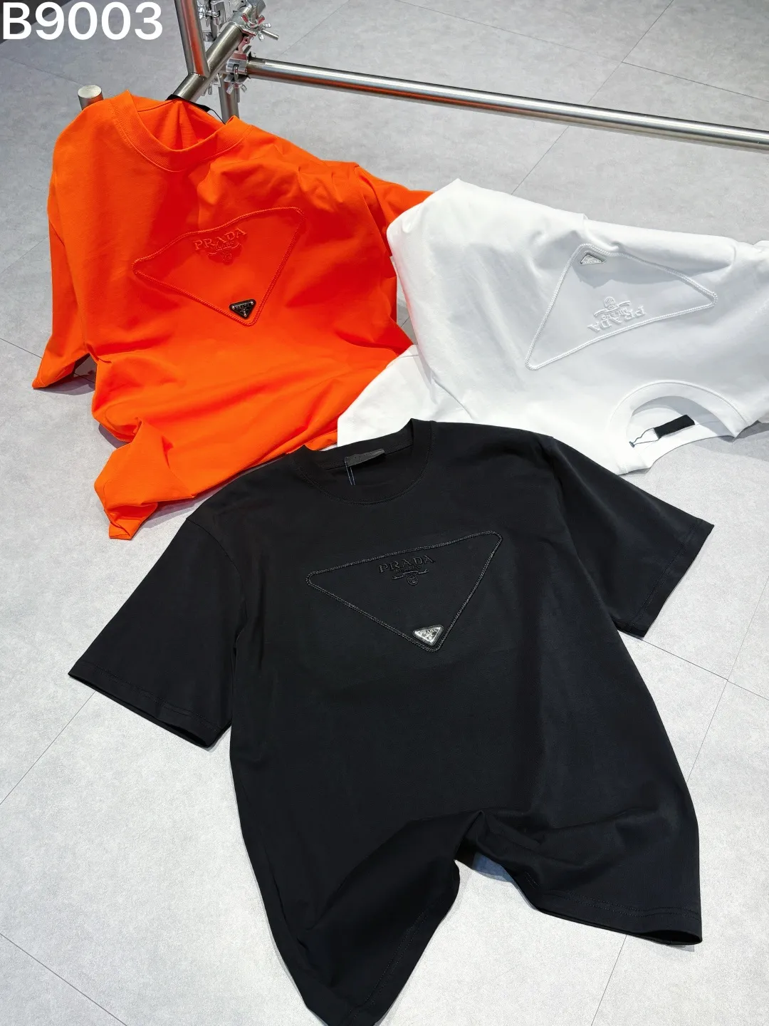 Embroidered Triangle Logo Cotton T-Shirt D15519041 — view 8