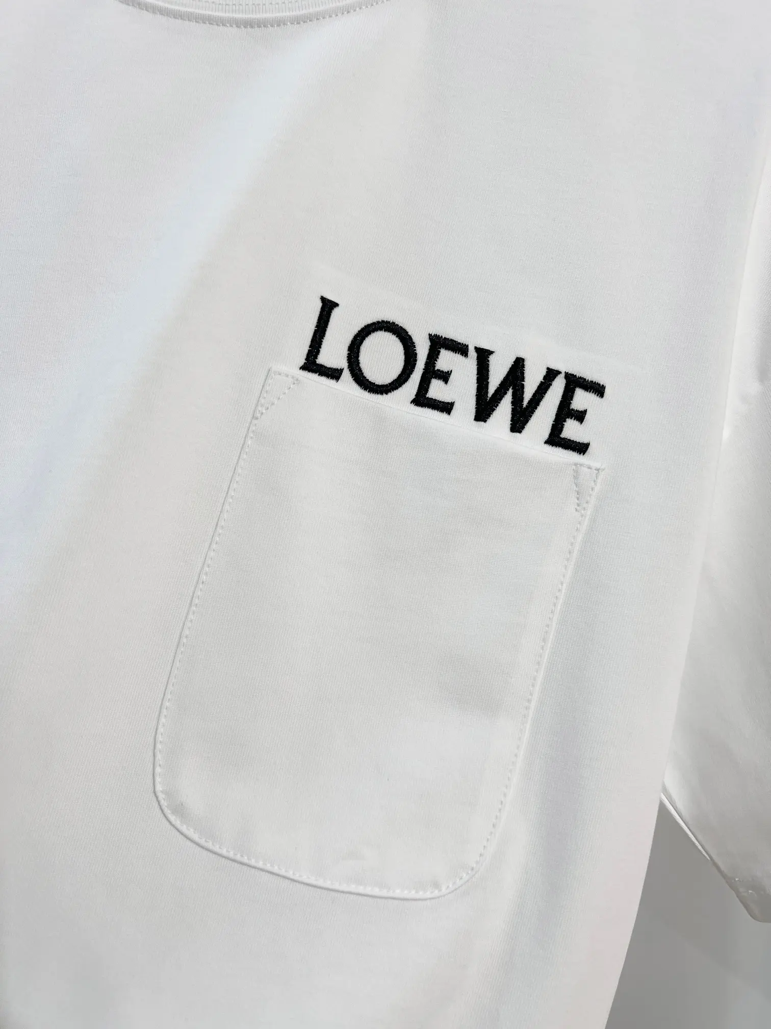 Logo-Embroidered Pocket T-Shirt D18014939 — view 5