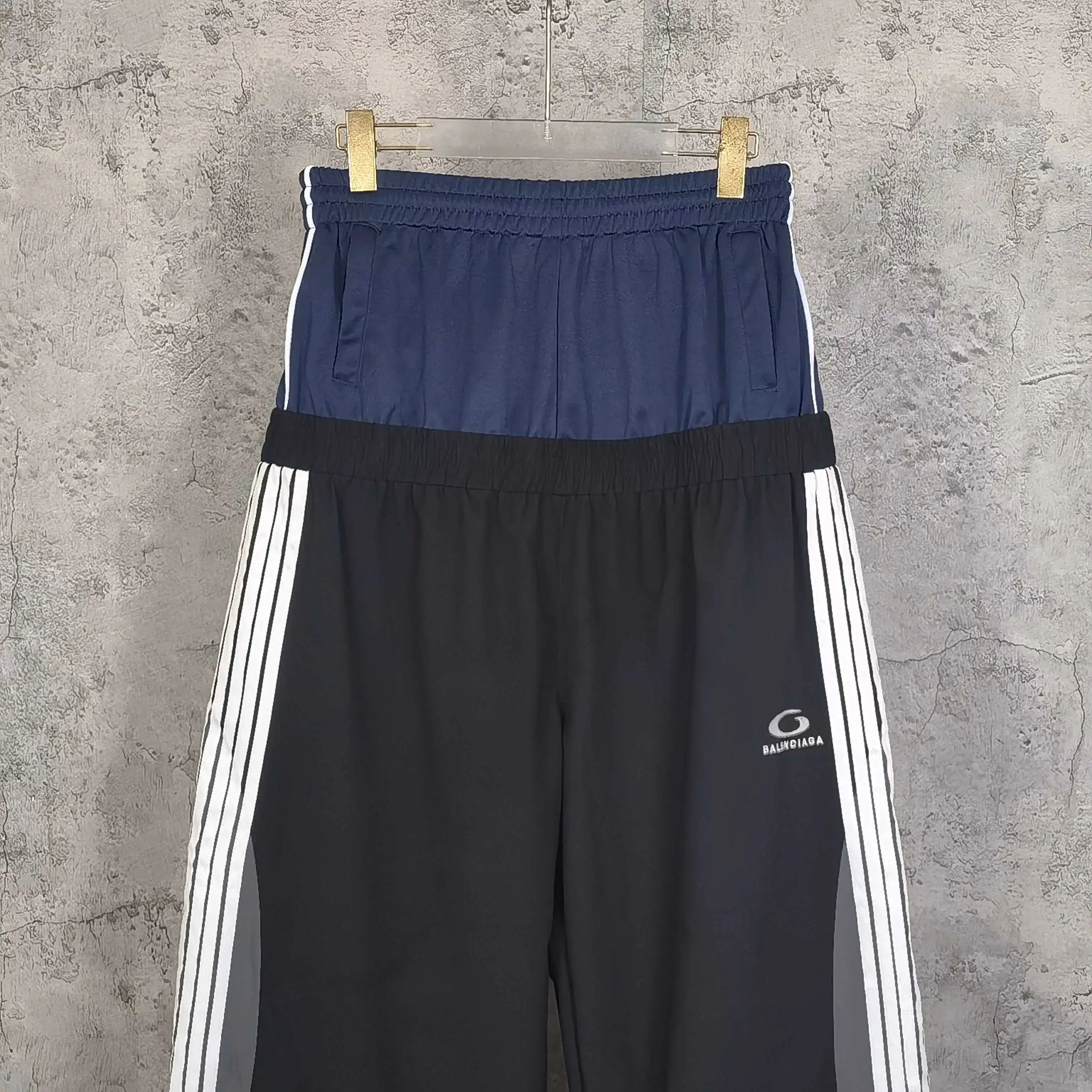 Cut-Up Double-Waistband Tracksuit Pants D22524487 — view 3