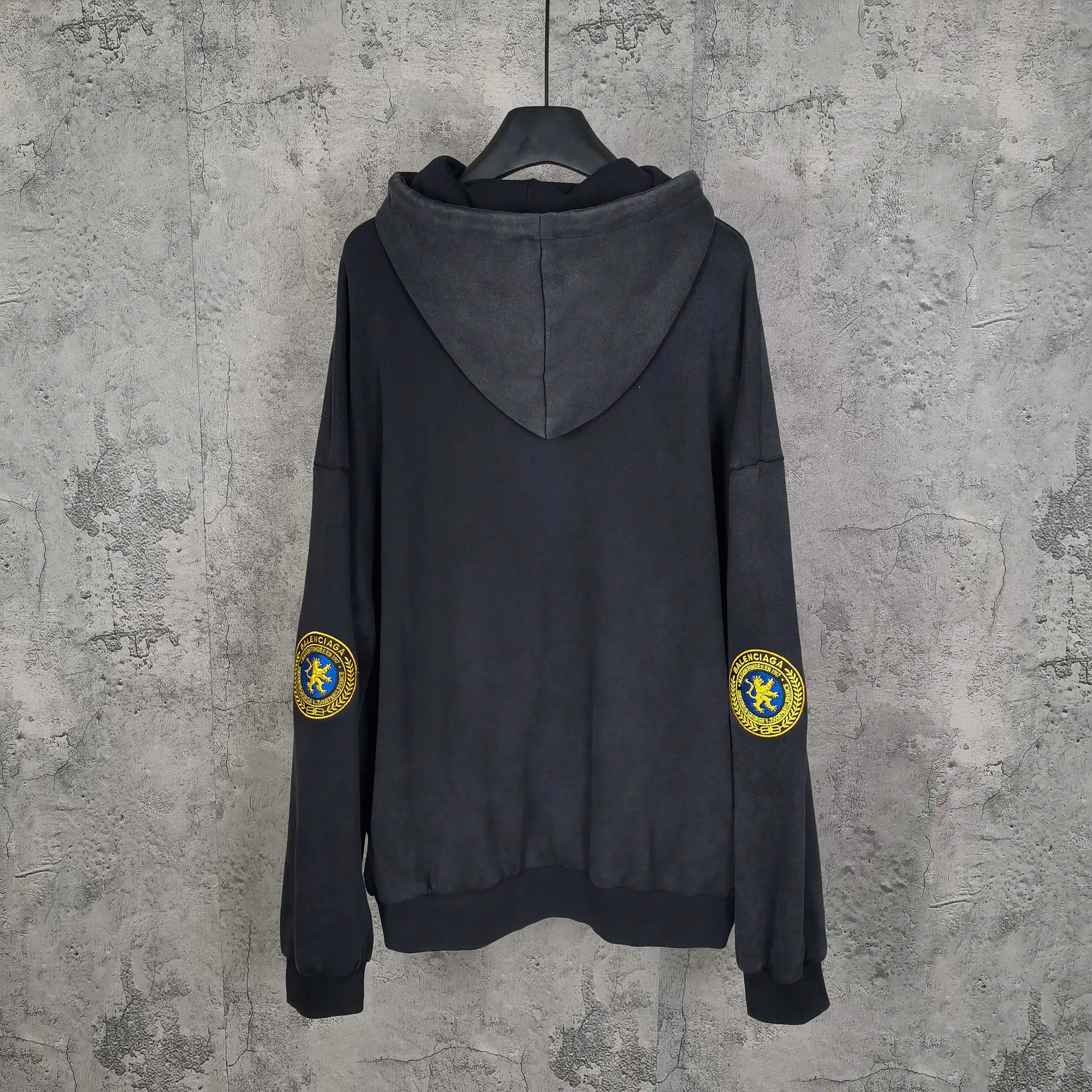 Oversized Embroidered Zip-Up Hoodie D24024462 — view 2