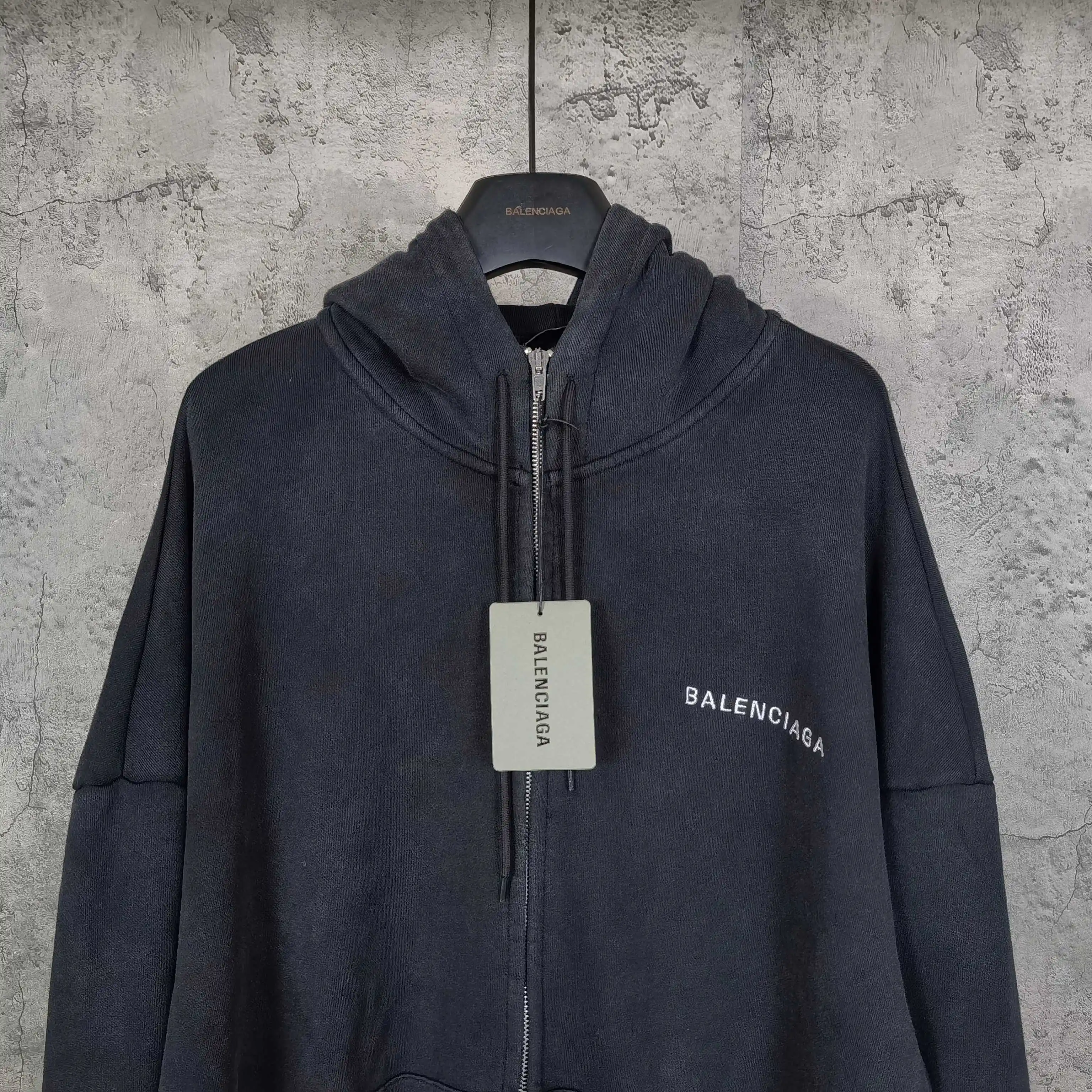 Oversized Embroidered Zip-Up Hoodie D24024462 — view 3