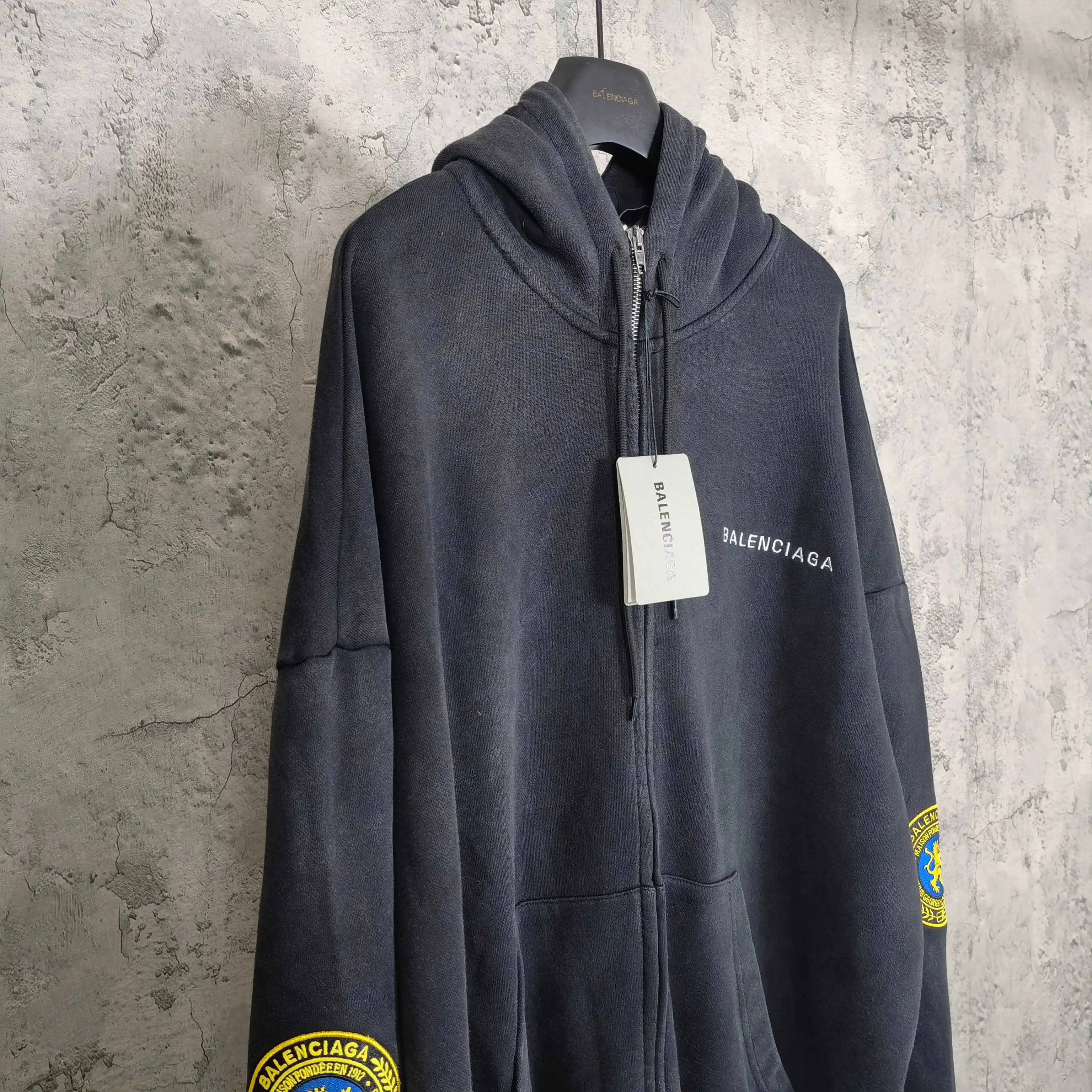 Oversized Embroidered Zip-Up Hoodie D24024462 — view 7