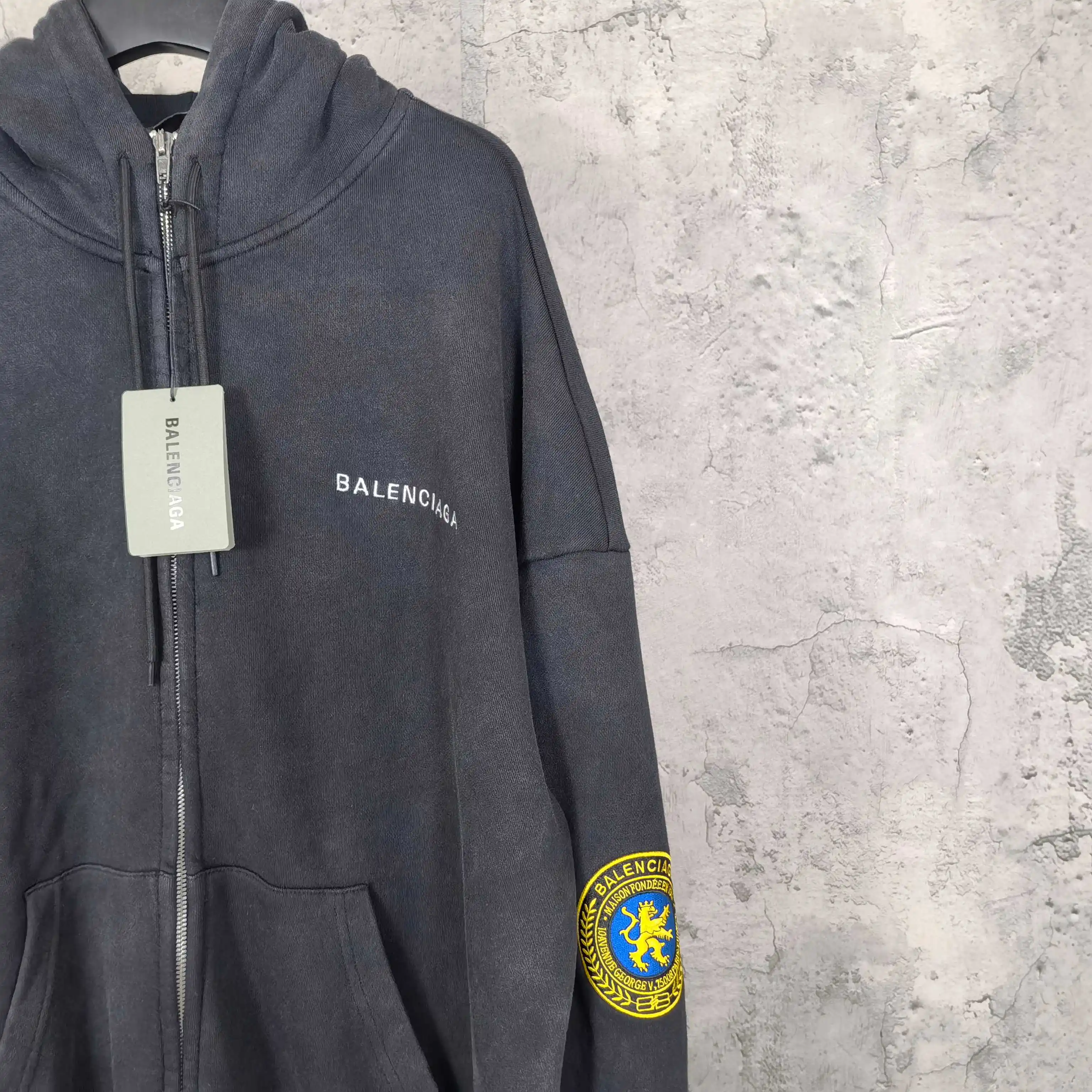 Oversized Embroidered Zip-Up Hoodie D24024462 — view 9