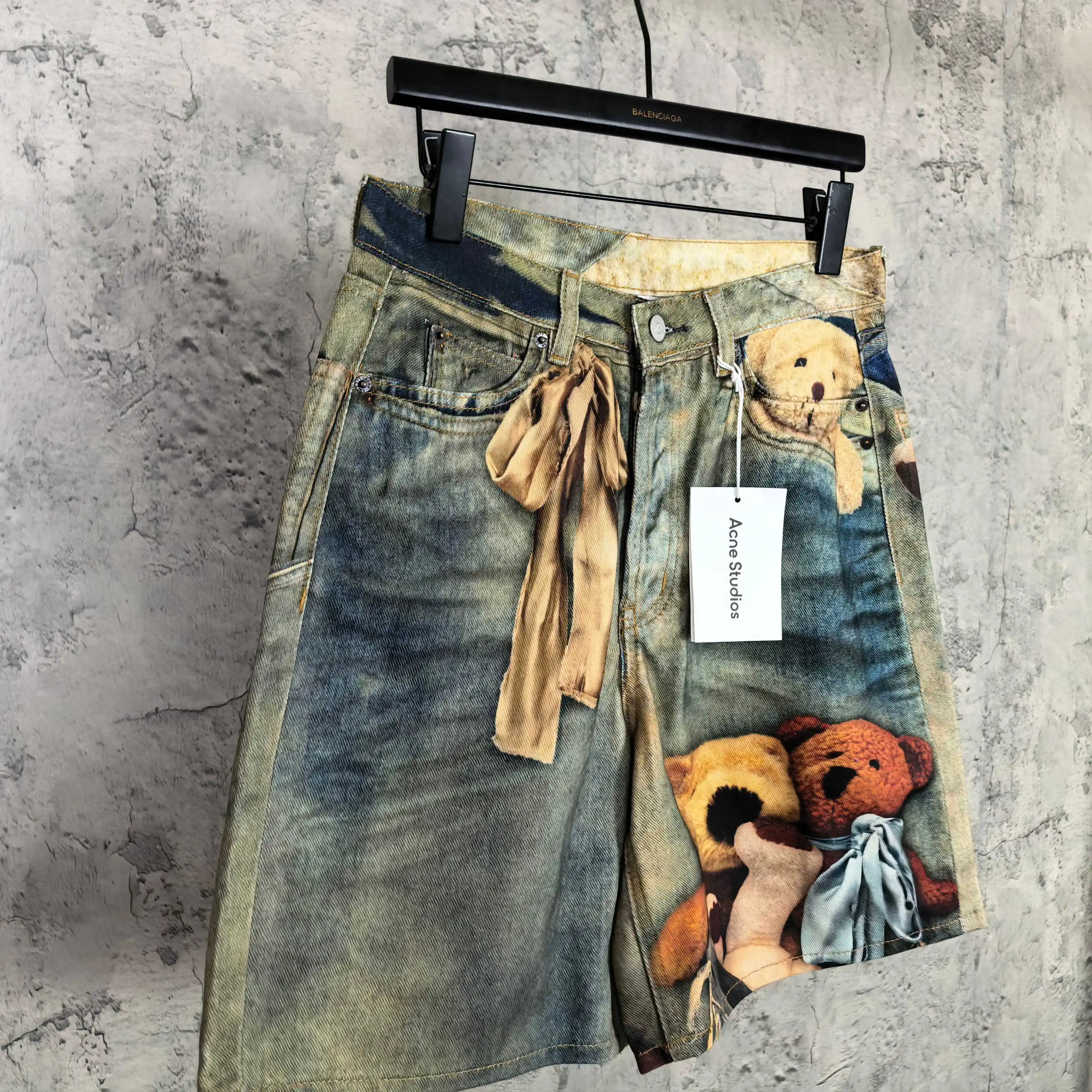 1981 Teddy Bear Print Denim Shorts D24524524 — view 7