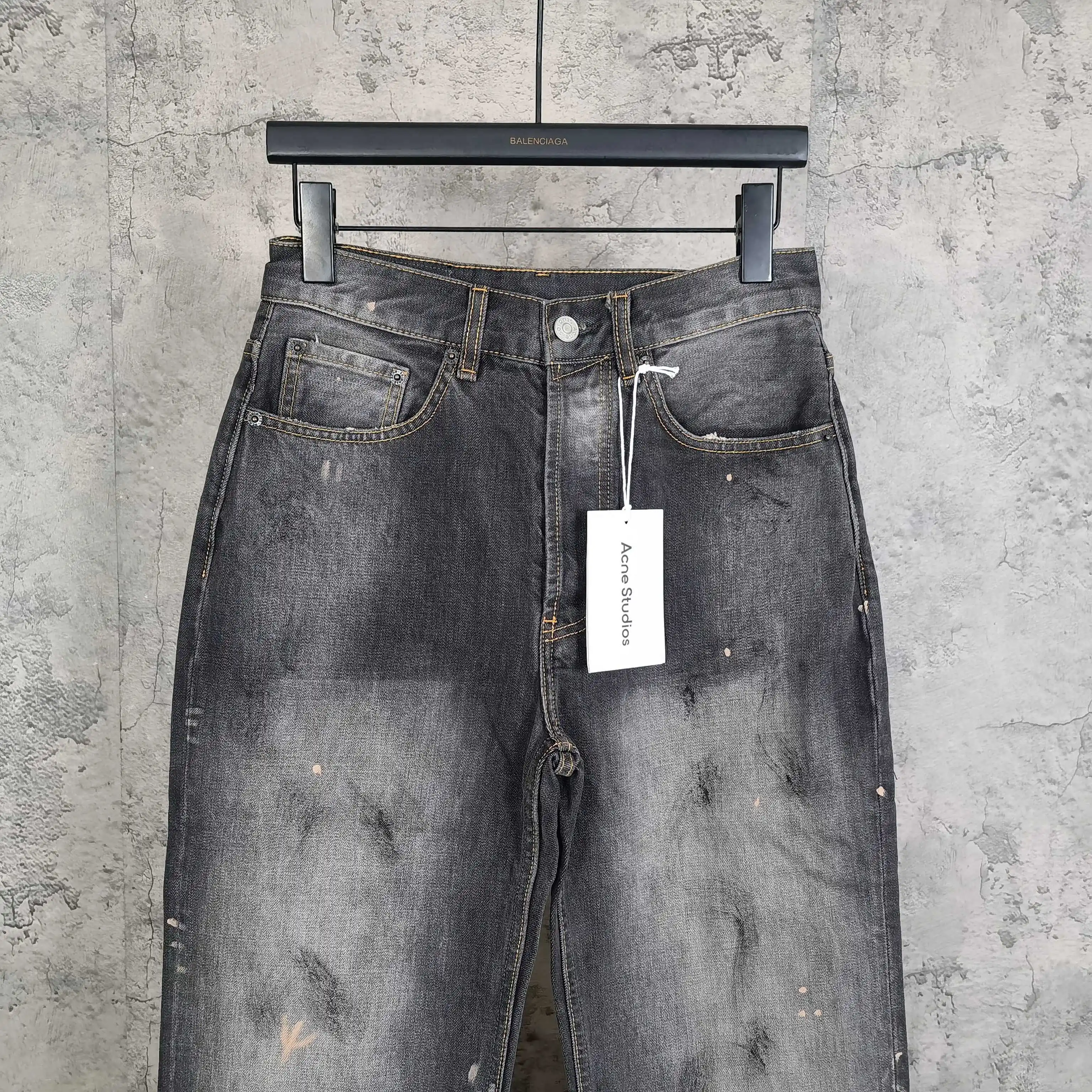 Graffiti Print Washed Straight-Leg Jeans D24524544 — view 3