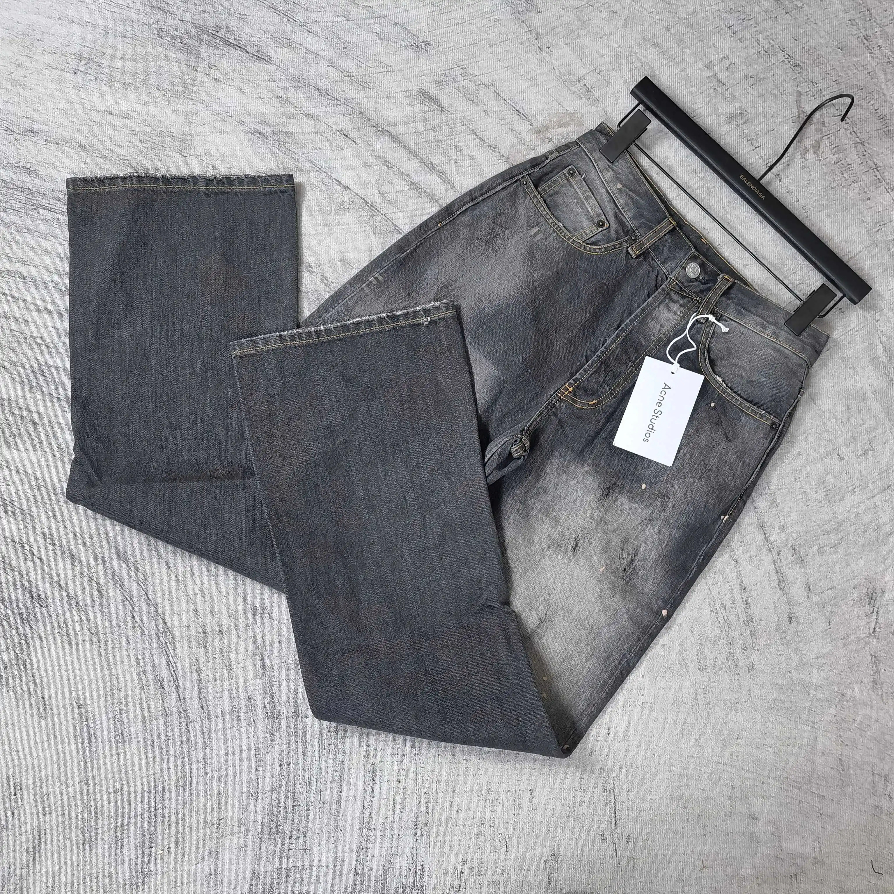 Graffiti Print Washed Straight-Leg Jeans D24524544 — view 4