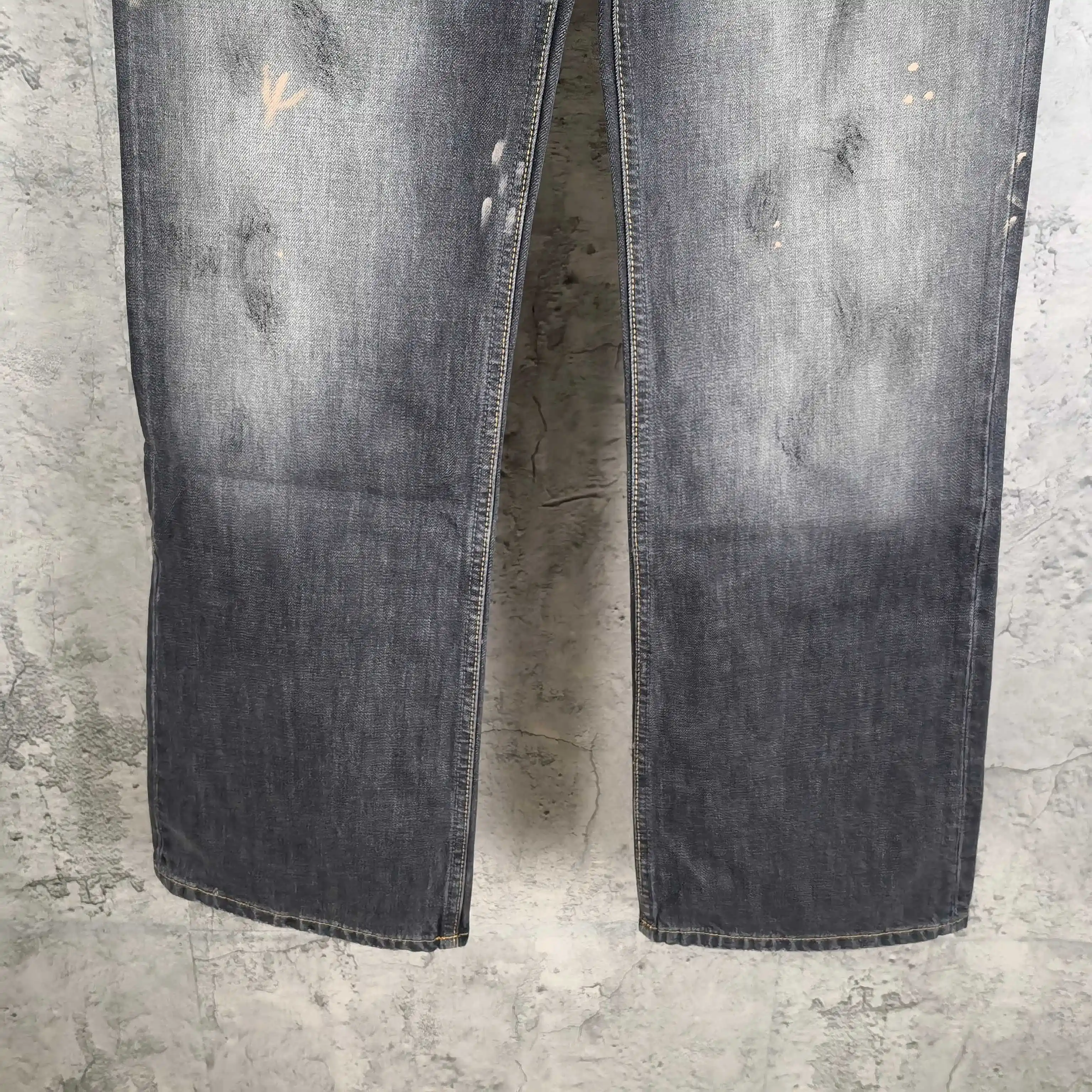 Graffiti Print Washed Straight-Leg Jeans D24524544 — view 9