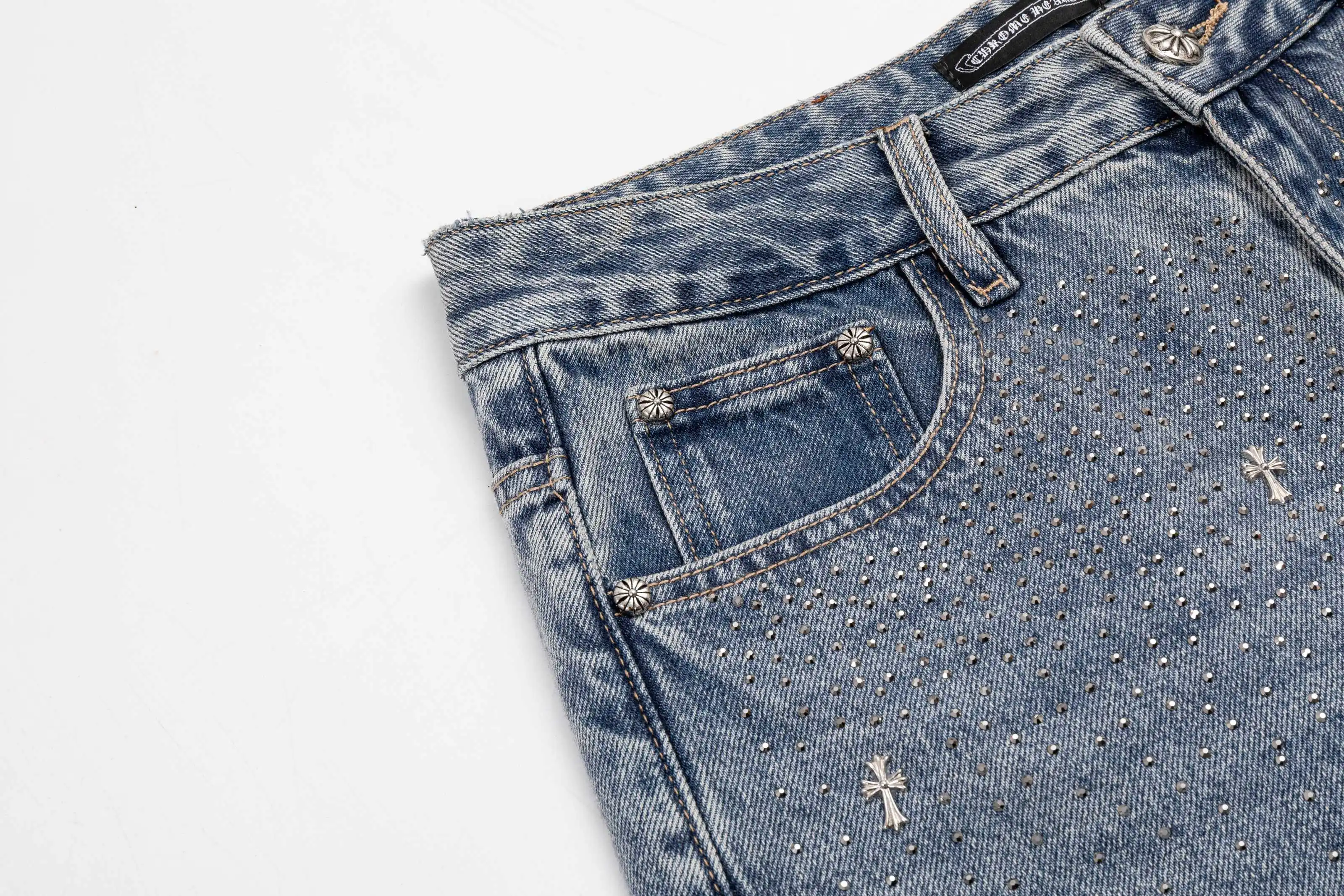 Rhinestone-Embellished Straight-Leg Jeans D25019740 — view 5