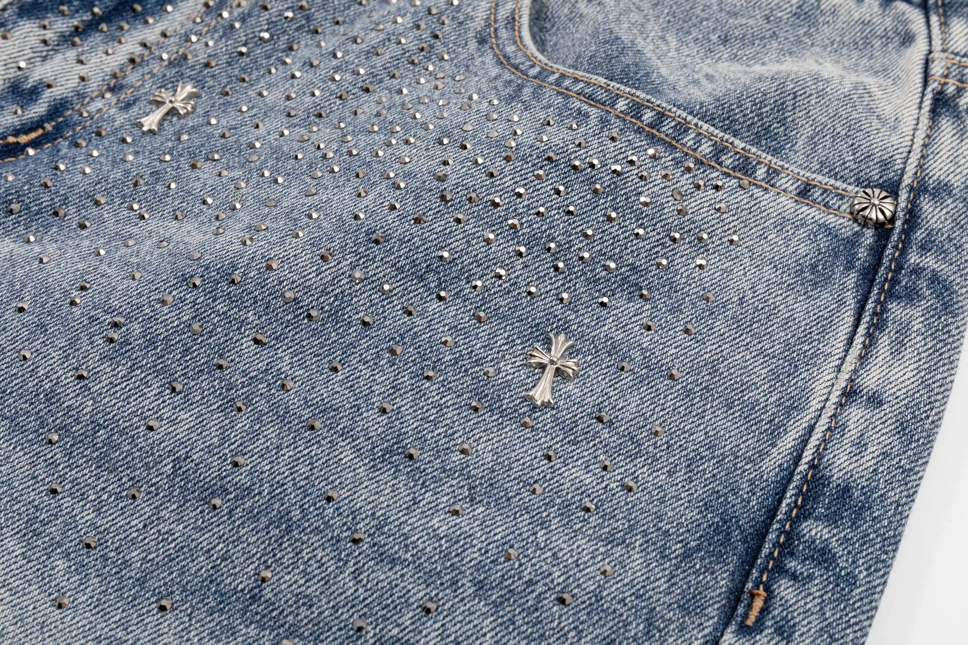 Rhinestone-Embellished Straight-Leg Jeans D25019740 — view 9