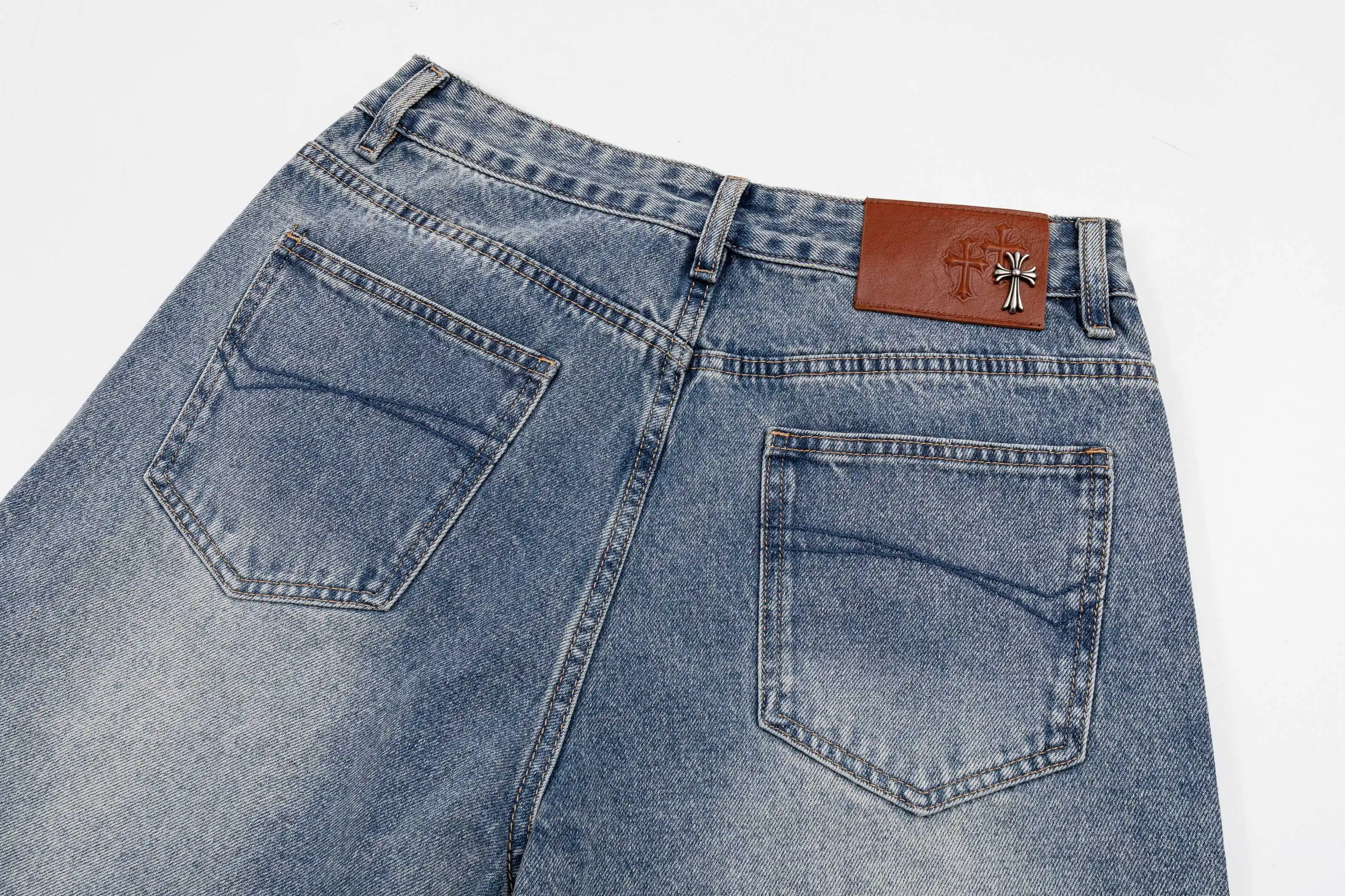 Rhinestone-Embellished Straight-Leg Jeans D25019740 — view 11