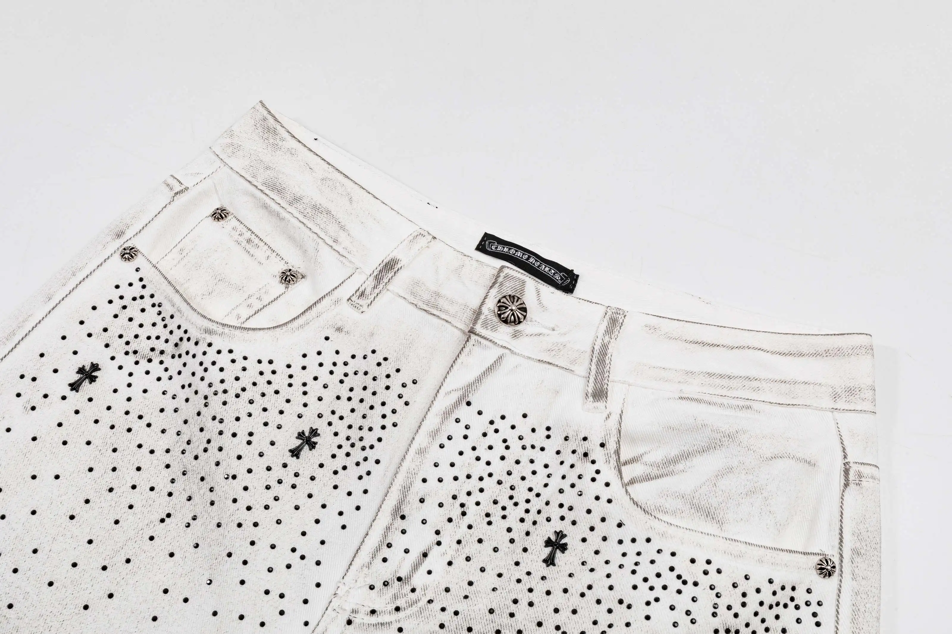 Rhinestone Embellished Straight-Leg Jeans D25019741 — view 3