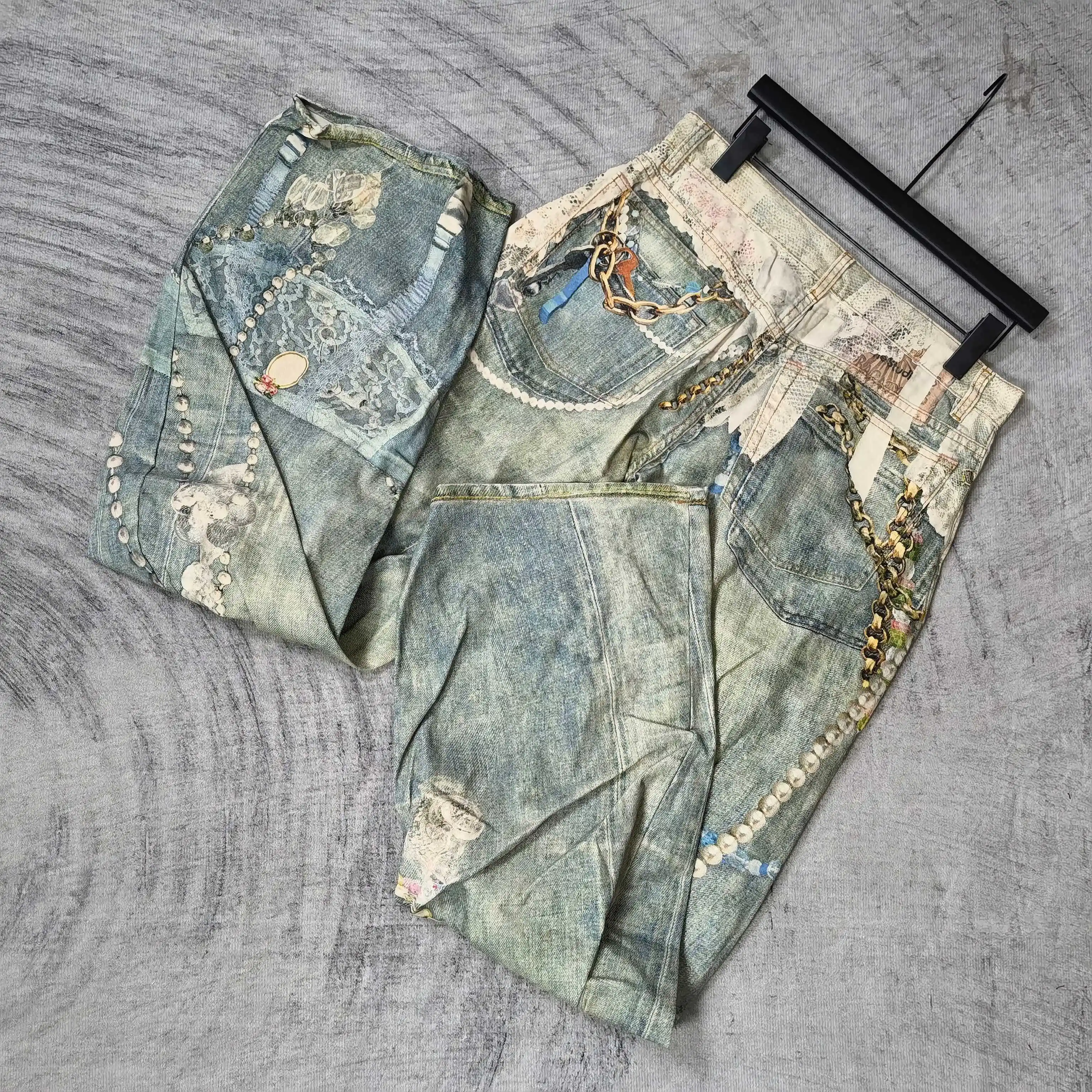 Trompe L'oeil Lace and Pearl Print Curved-Leg Jeans D25524545 — view 5
