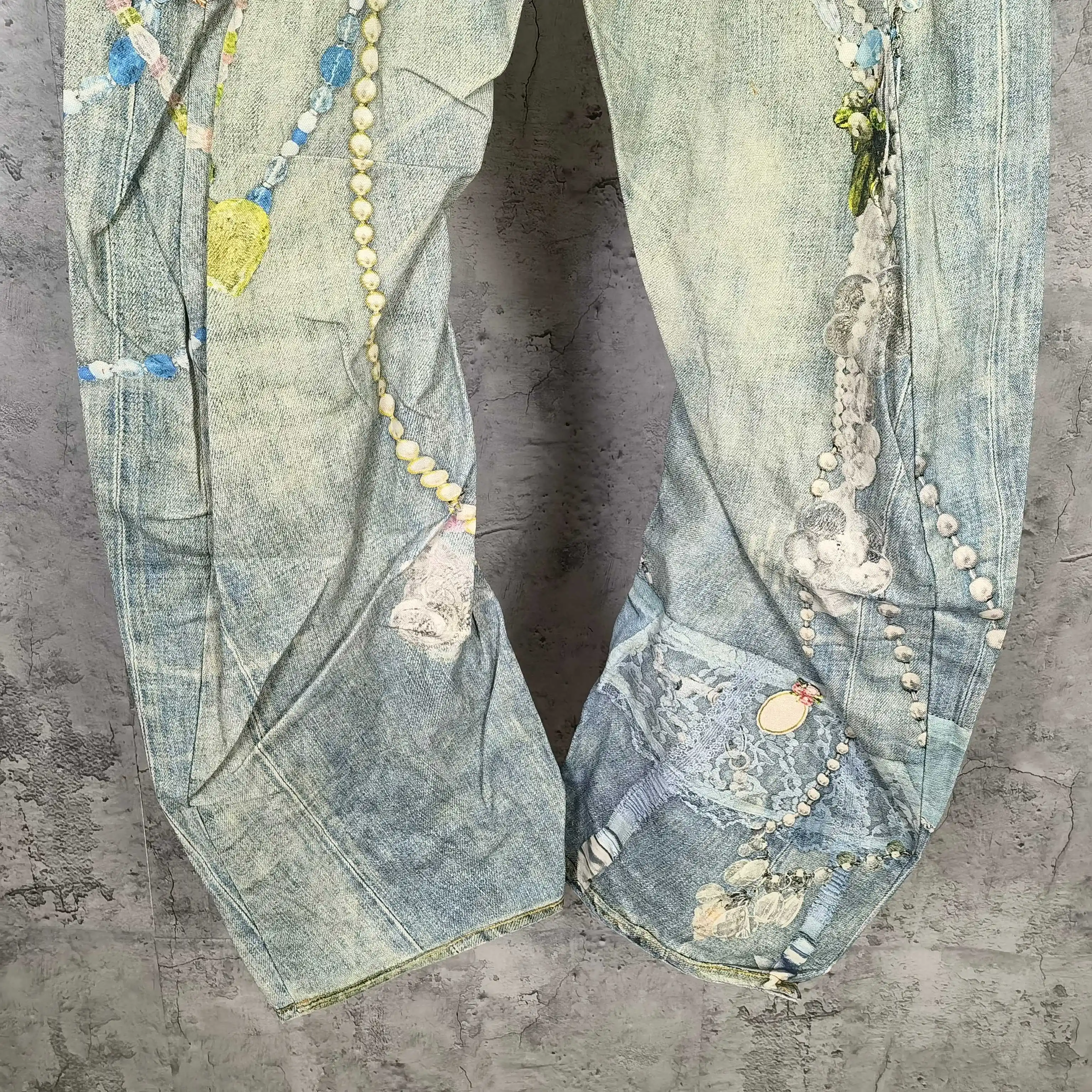 Trompe L'oeil Lace and Pearl Print Curved-Leg Jeans D25524545 — view 8