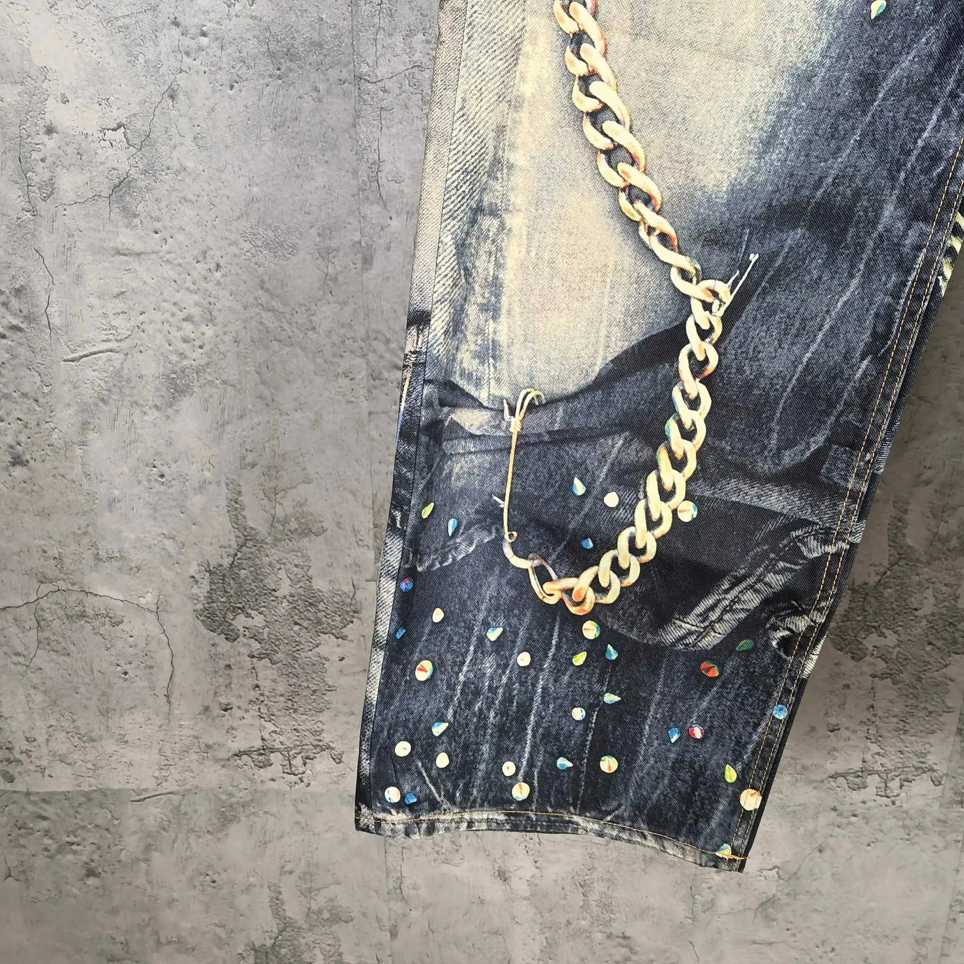 Trompe L'oeil Chain Print Wide-Leg Jeans D26024541 — view 10