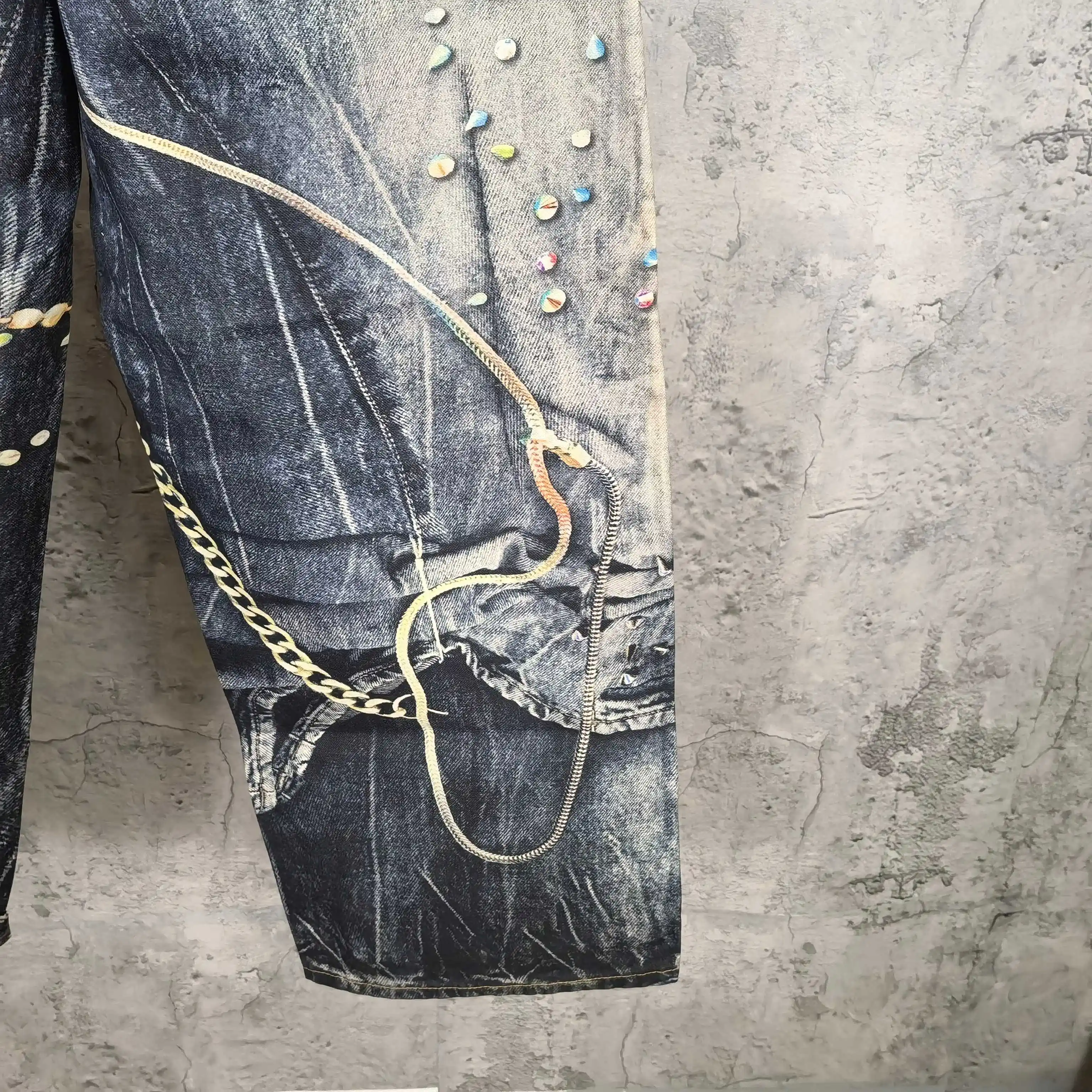Trompe L'oeil Chain Print Wide-Leg Jeans D26024541 — view 16