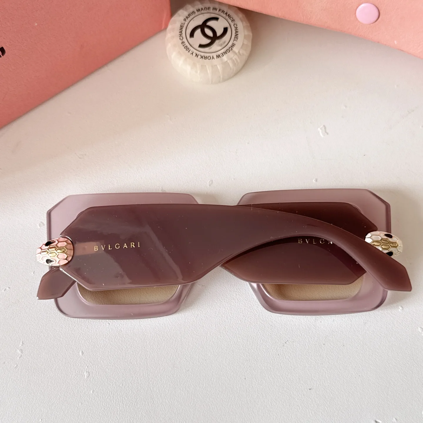 Serpenti Square-Frame Sunglasses D20017784 — view 3