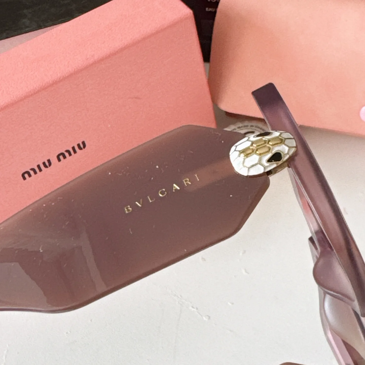 Serpenti Square-Frame Sunglasses D20017784 — view 7