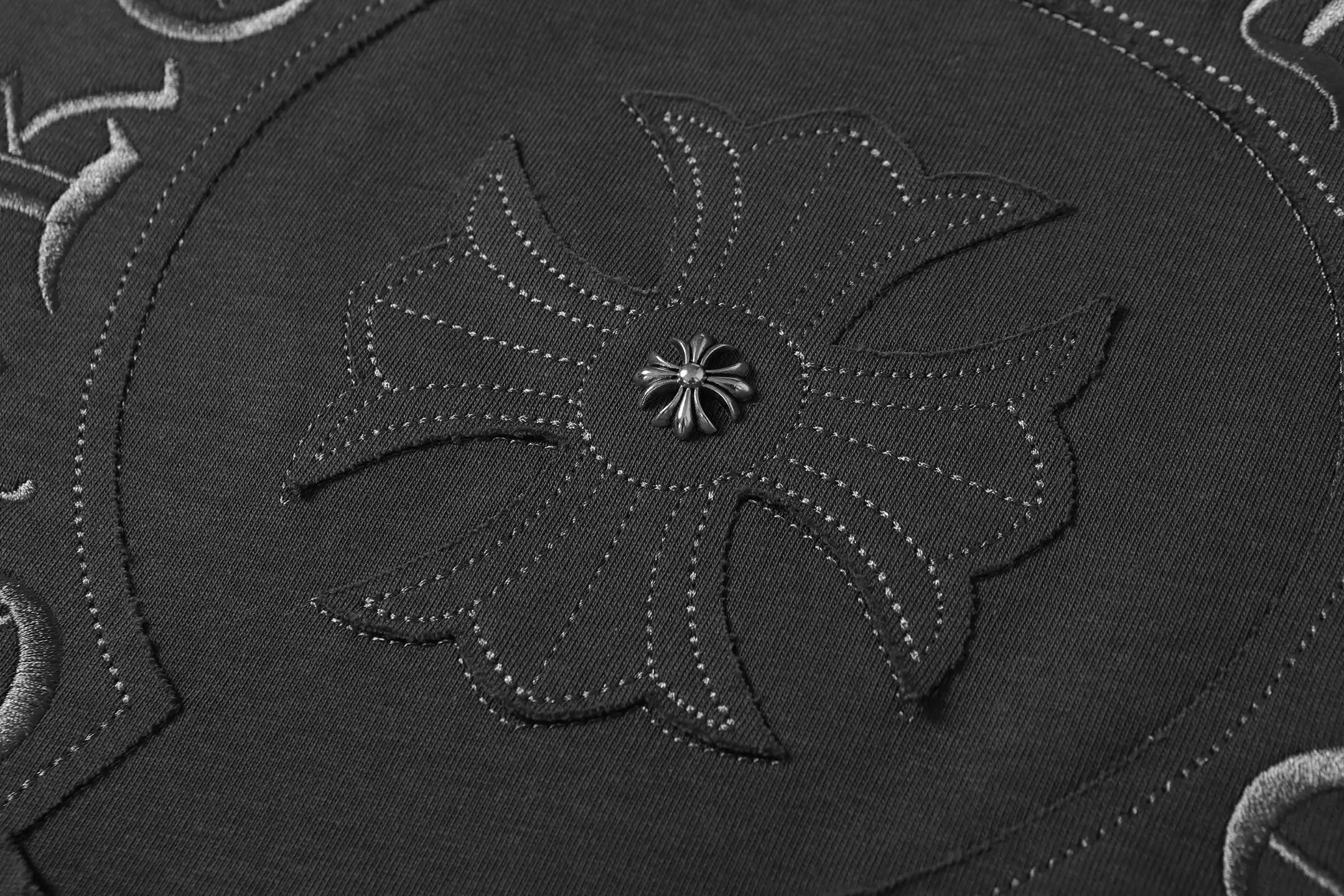 Horseshoe Patch Embroidered Cotton T-Shirt D10014111 — view 9