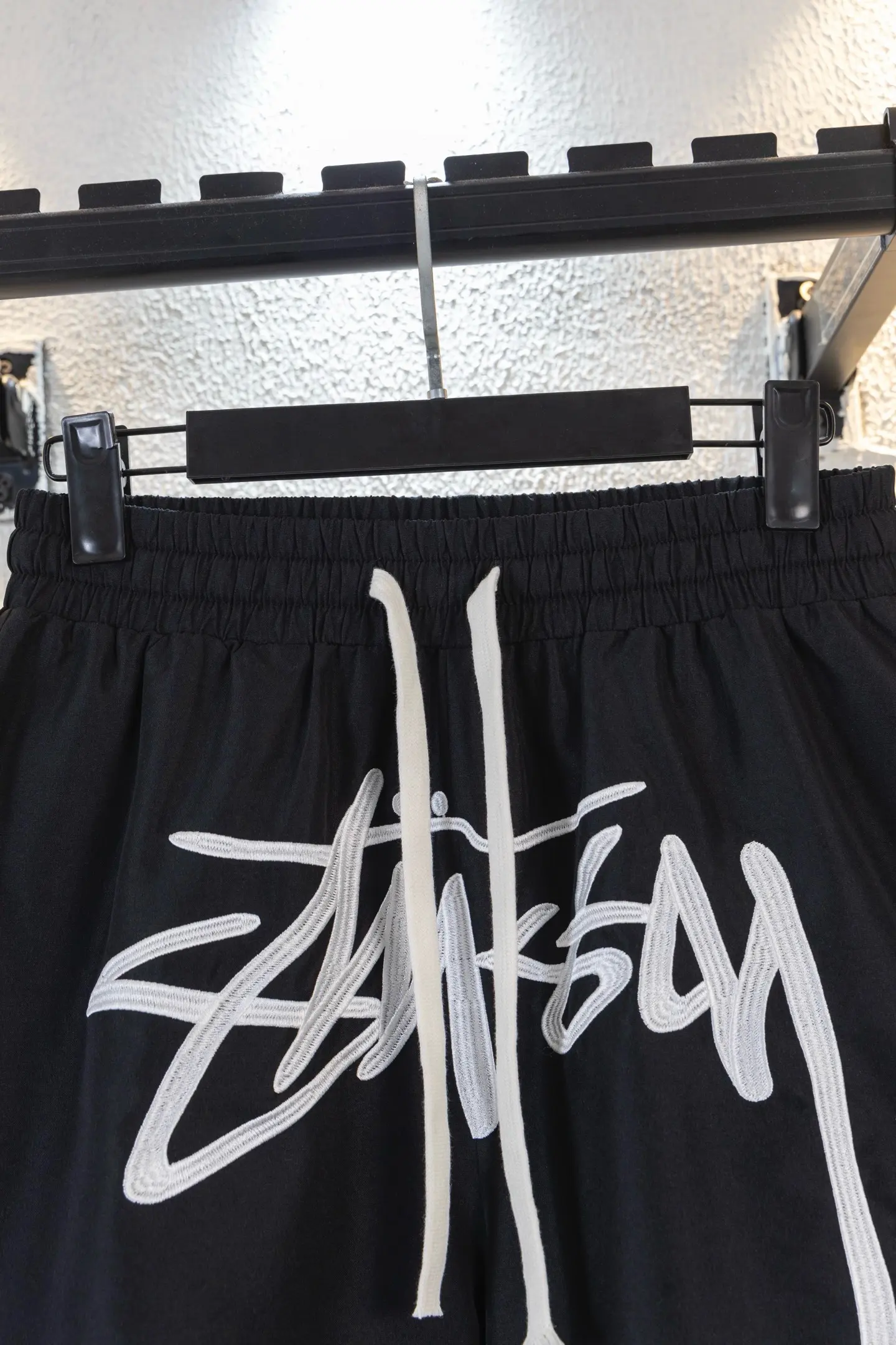 Logo Embroidered Mesh Basketball Shorts D11811535 — view 3