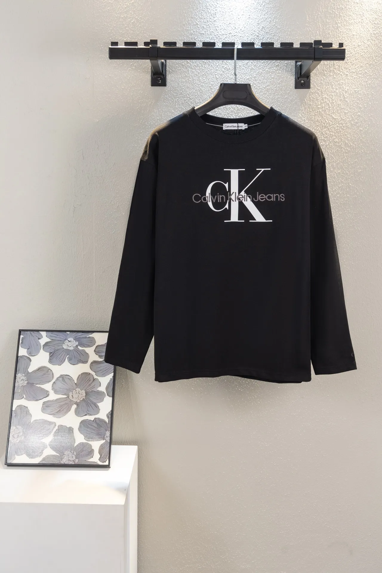 Logo Embroidered Long-Sleeve T-Shirt D12312645