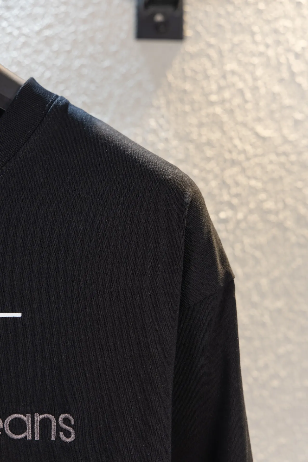 Logo Embroidered Long-Sleeve T-Shirt D12312645 — view 8