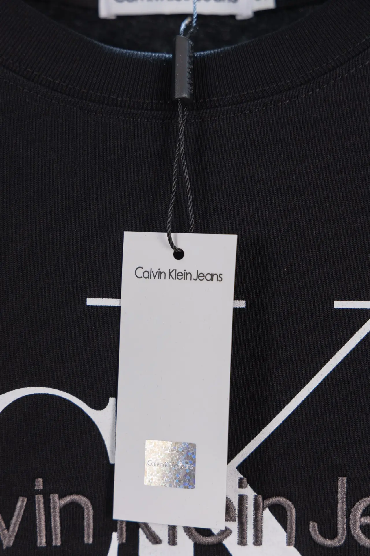 Logo Embroidered Long-Sleeve T-Shirt D12312645 — view 9