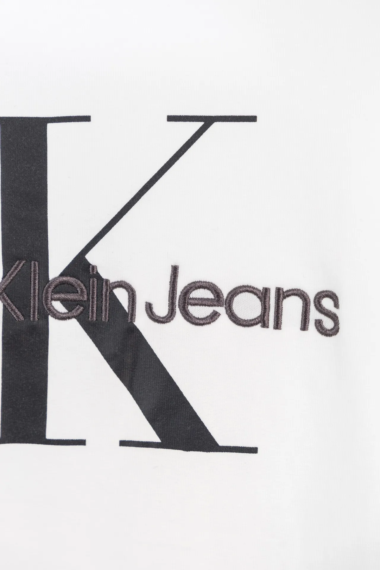 Logo Embroidery Long-Sleeve T-Shirt D12312644 — view 5