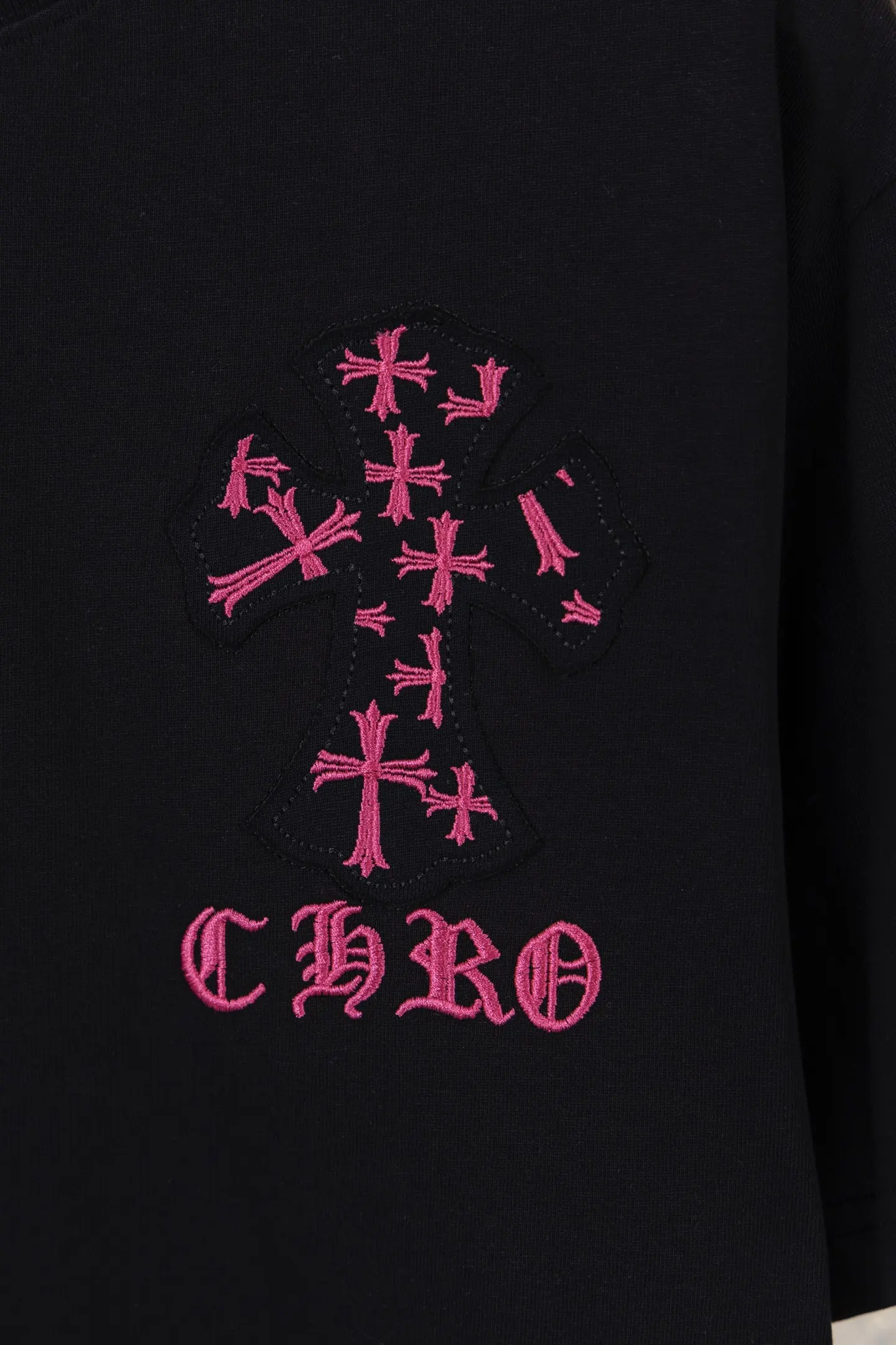 Cross Appliqué Embroidered Cotton T-Shirt D12512611 — view 4