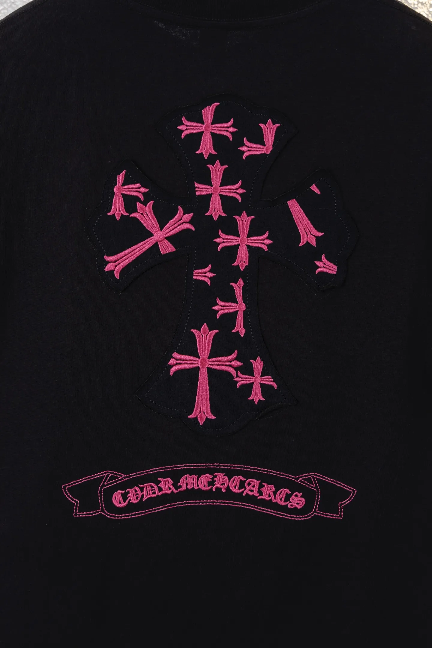 Cross Appliqué Embroidered Cotton T-Shirt D12512611 — view 5