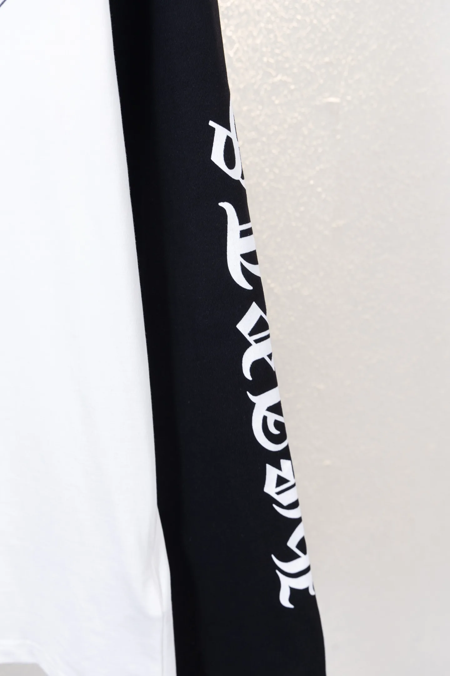 Logo Print Raglan Long-Sleeve T-Shirt D12812671 — view 8