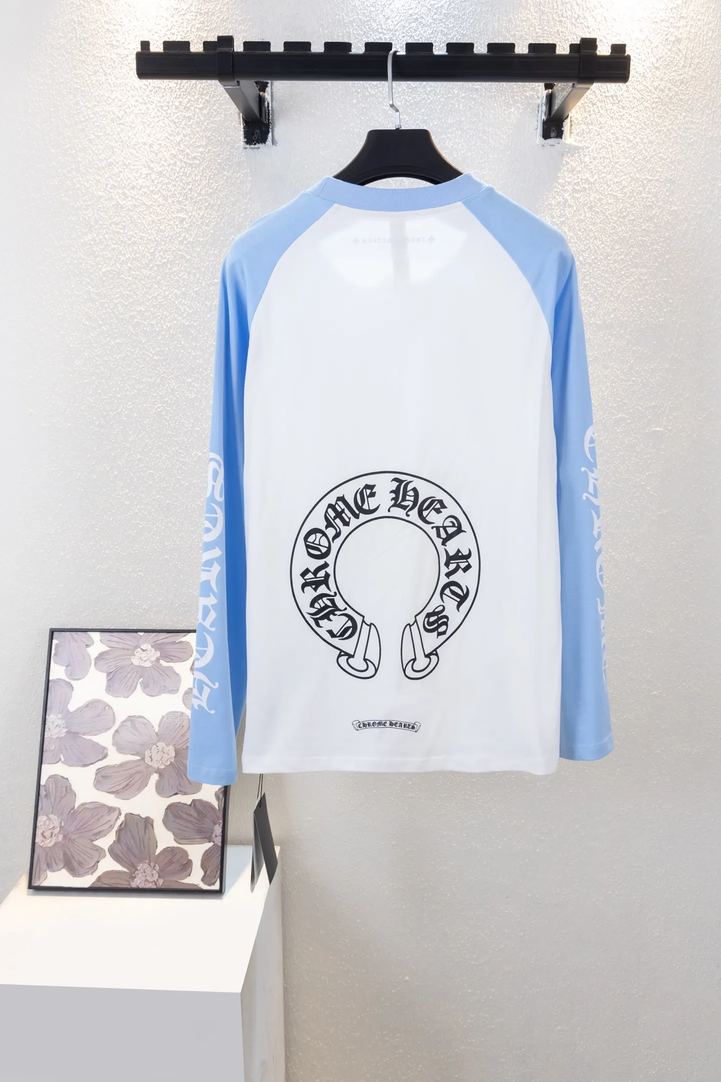 Horseshoe Logo Raglan Long-Sleeve T-Shirt D12812672 — view 2