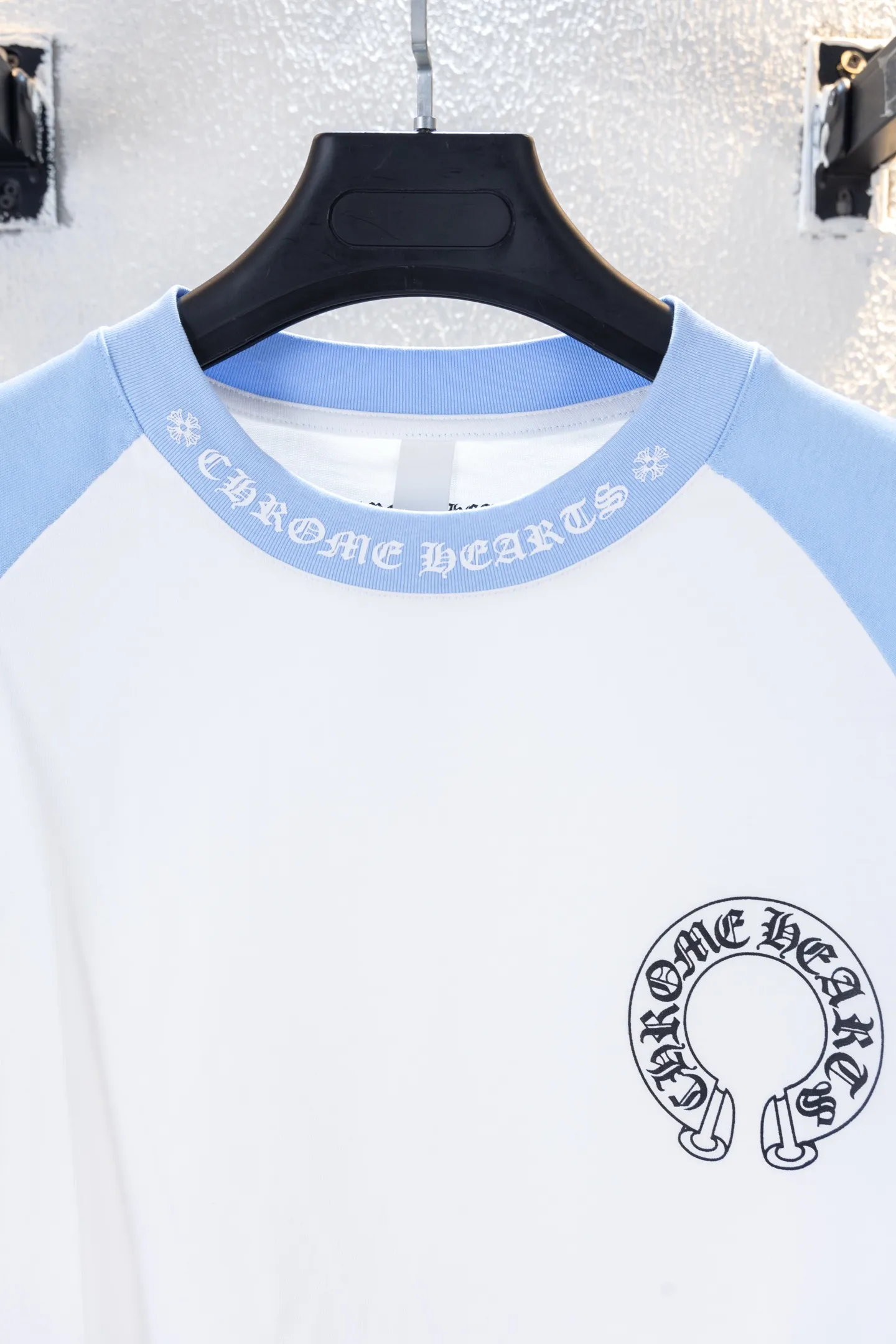 Horseshoe Logo Raglan Long-Sleeve T-Shirt D12812672 — view 3