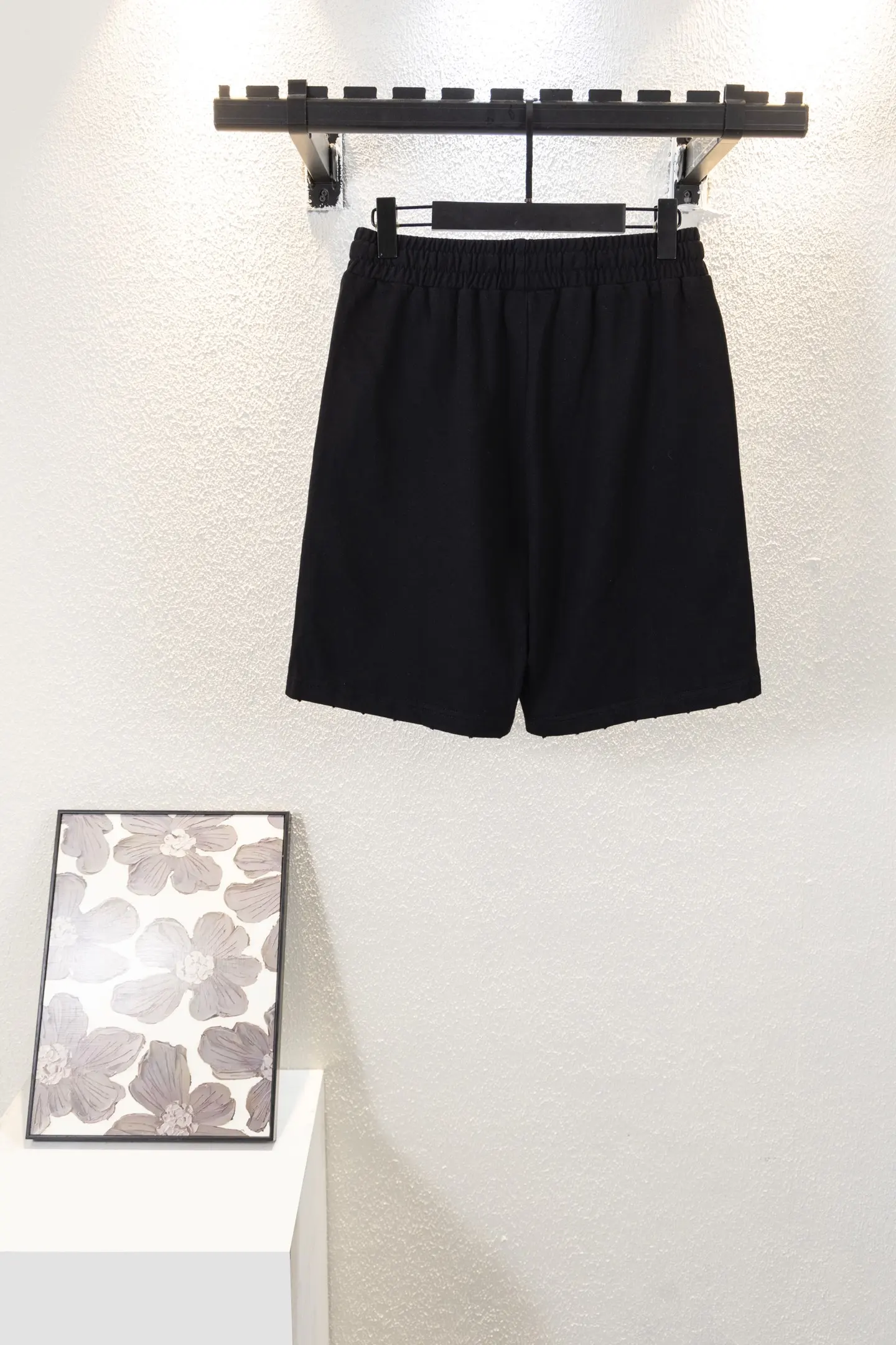 Flame Logo Distressed Cotton Shorts D12812617 — view 2