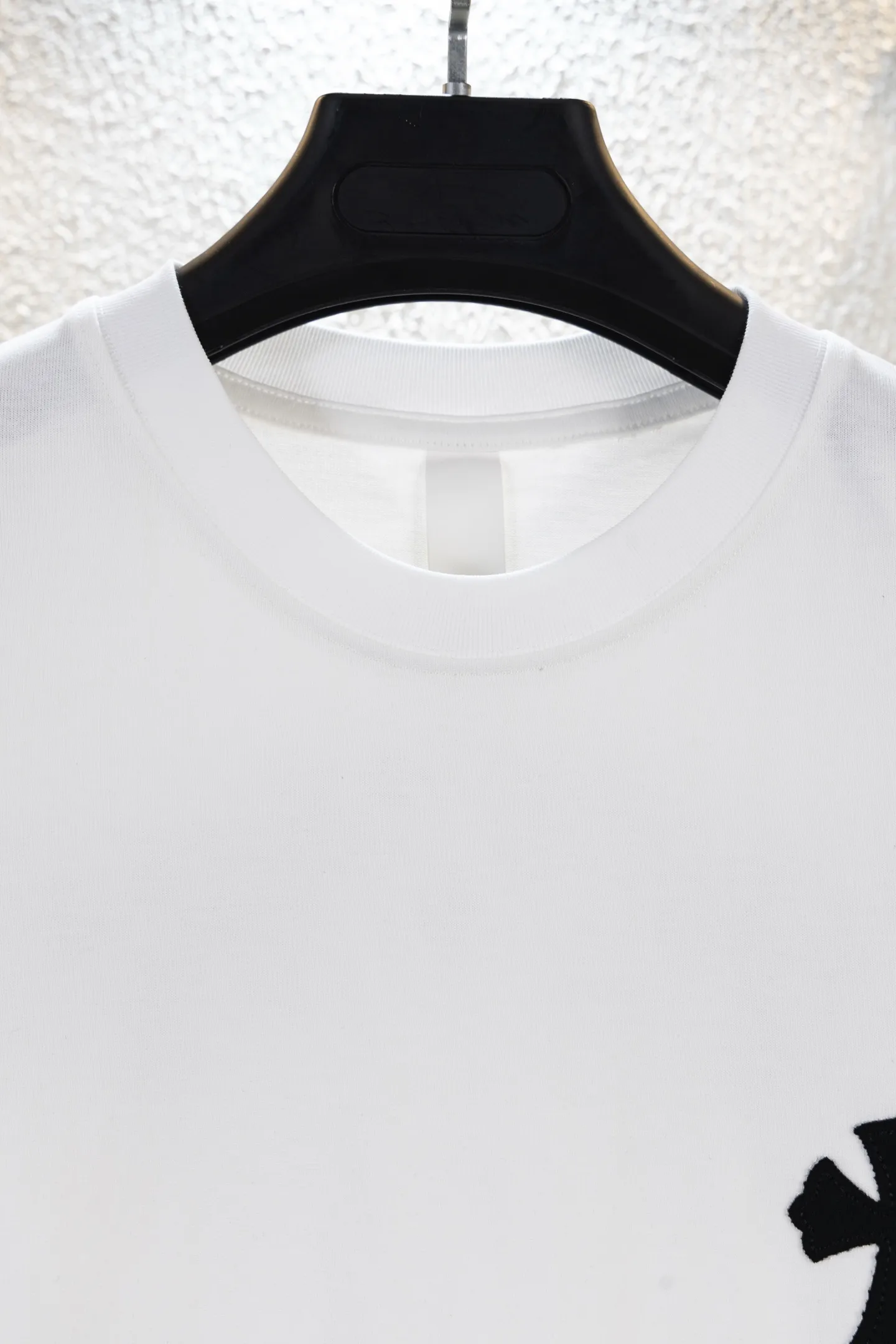 Cross Patch Leather Appliqué T-Shirt D12812614 — view 3