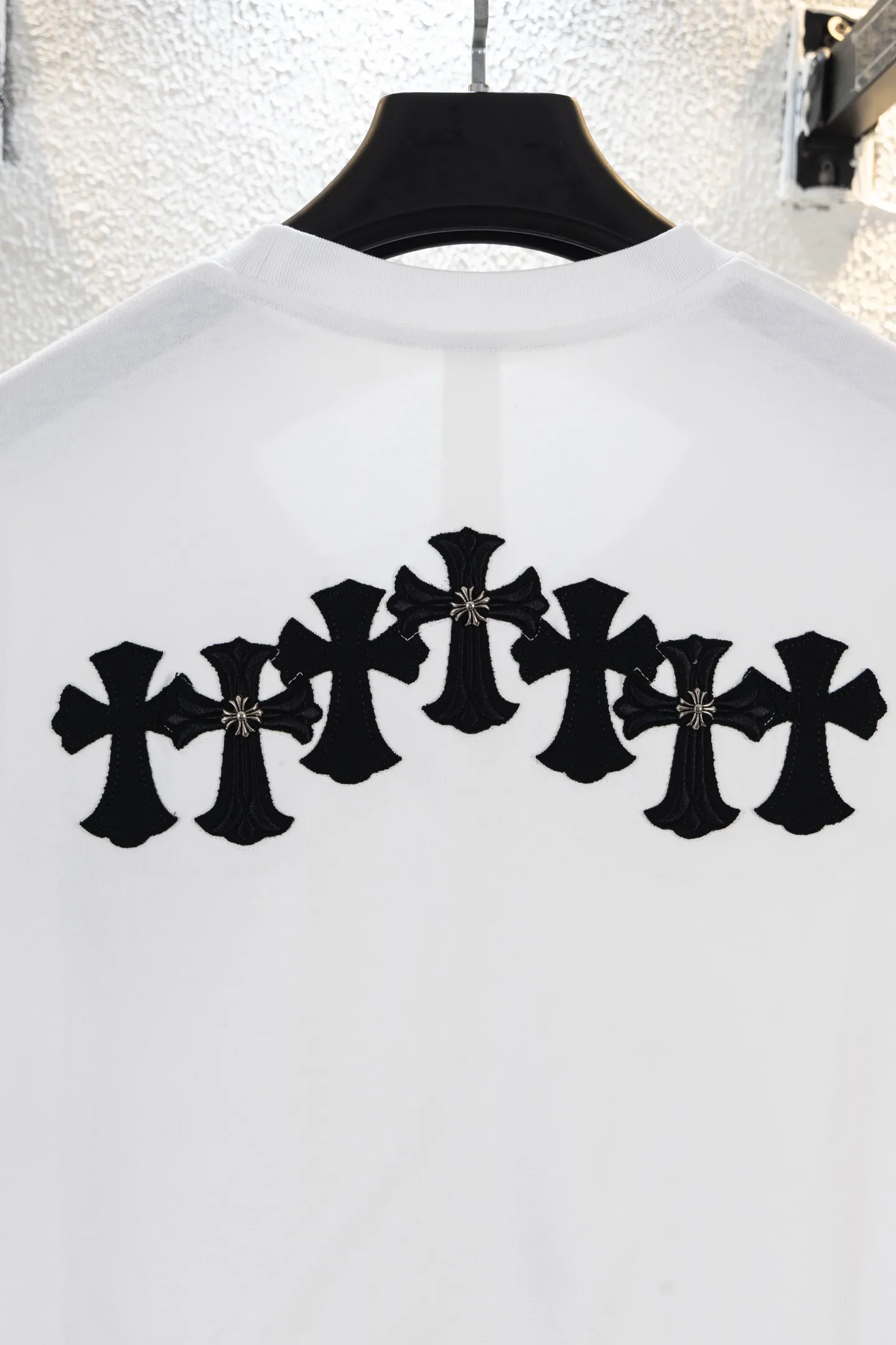 Cross Patch Leather Appliqué T-Shirt D12812614 — view 5