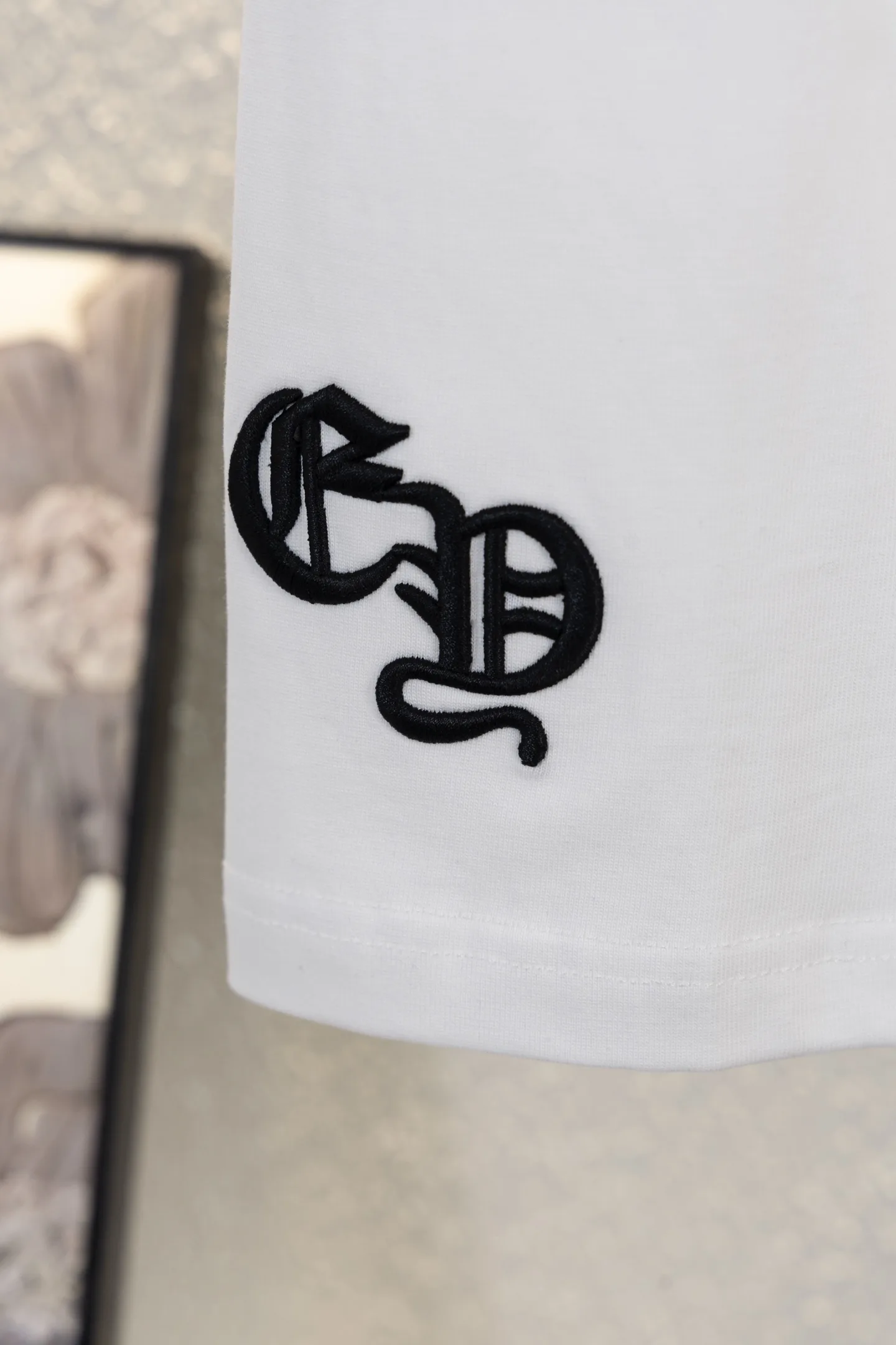 Cross Patch Leather Appliqué T-Shirt D12812614 — view 6
