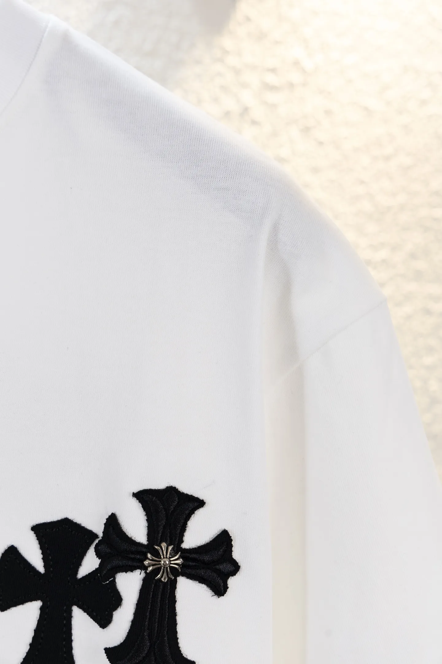 Cross Patch Leather Appliqué T-Shirt D12812614 — view 8