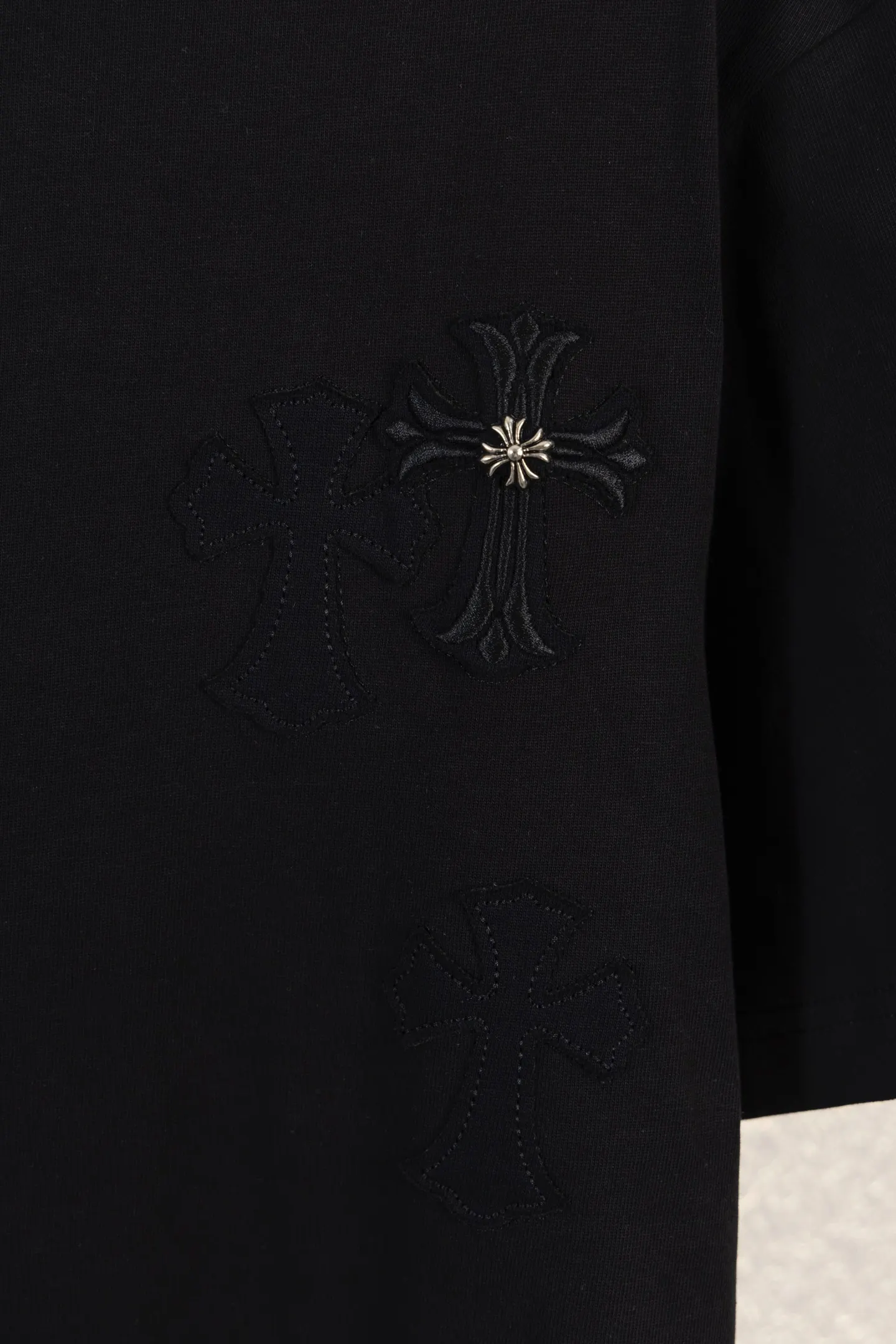 Leather Cross Patch Cotton T-Shirt D12812613 — view 5