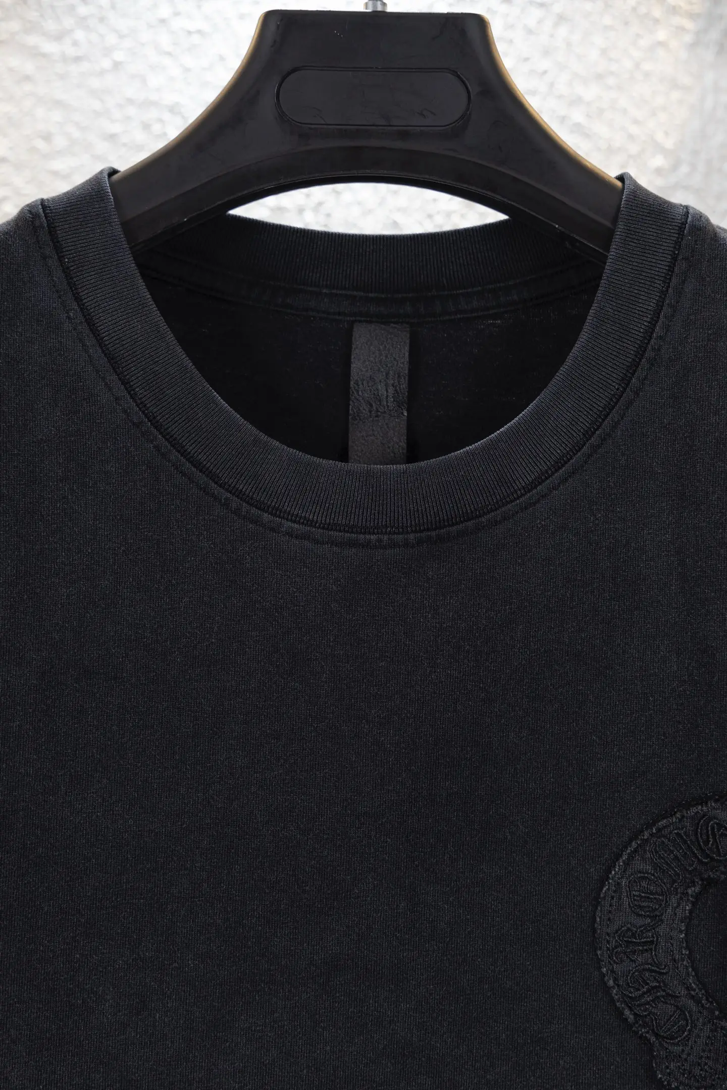 Cross Patch Embroidered Cotton T-Shirt D13012631 — view 3