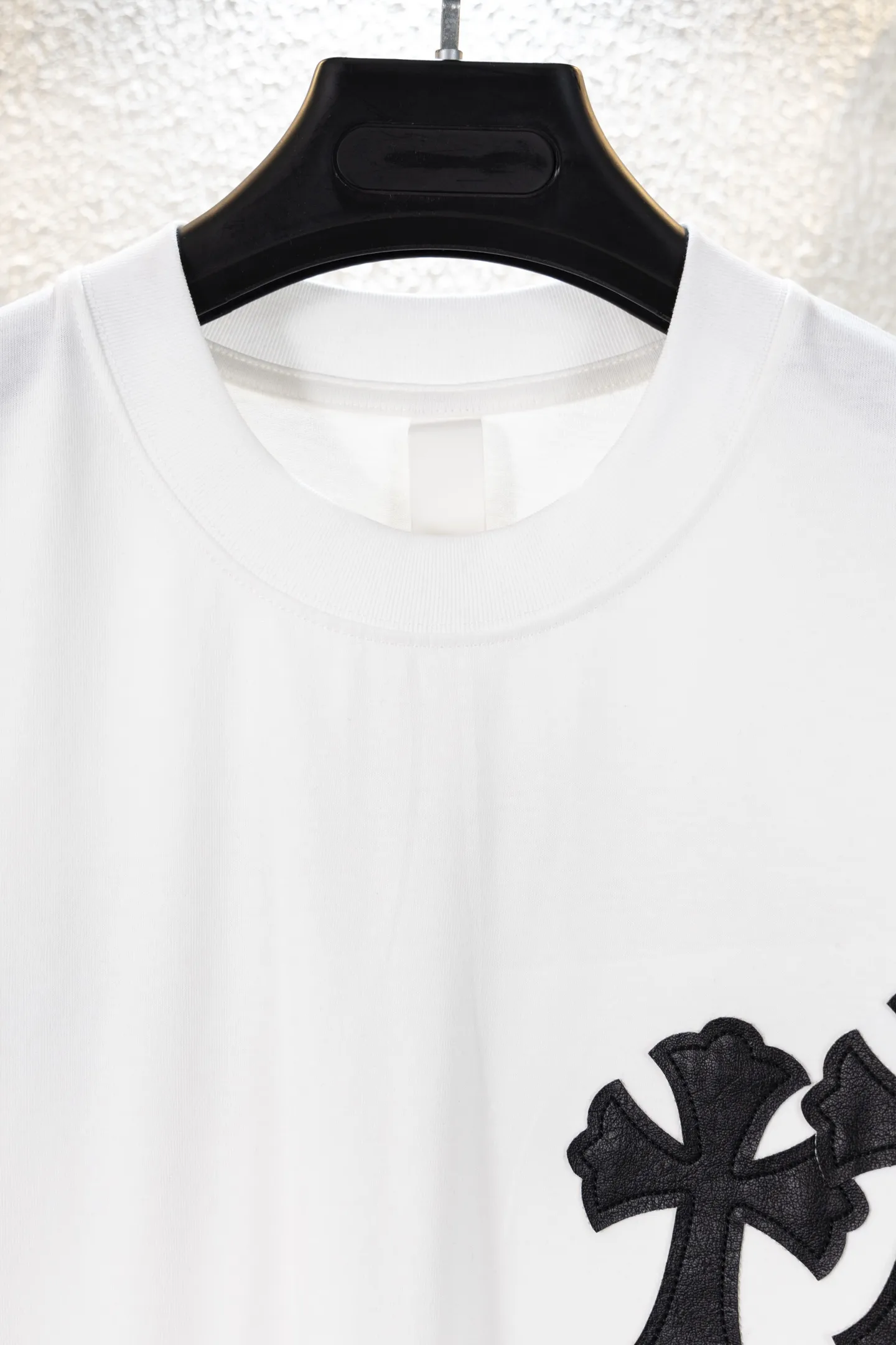 Cross Patch Embroidered Cotton T-Shirt D13312607 — view 3