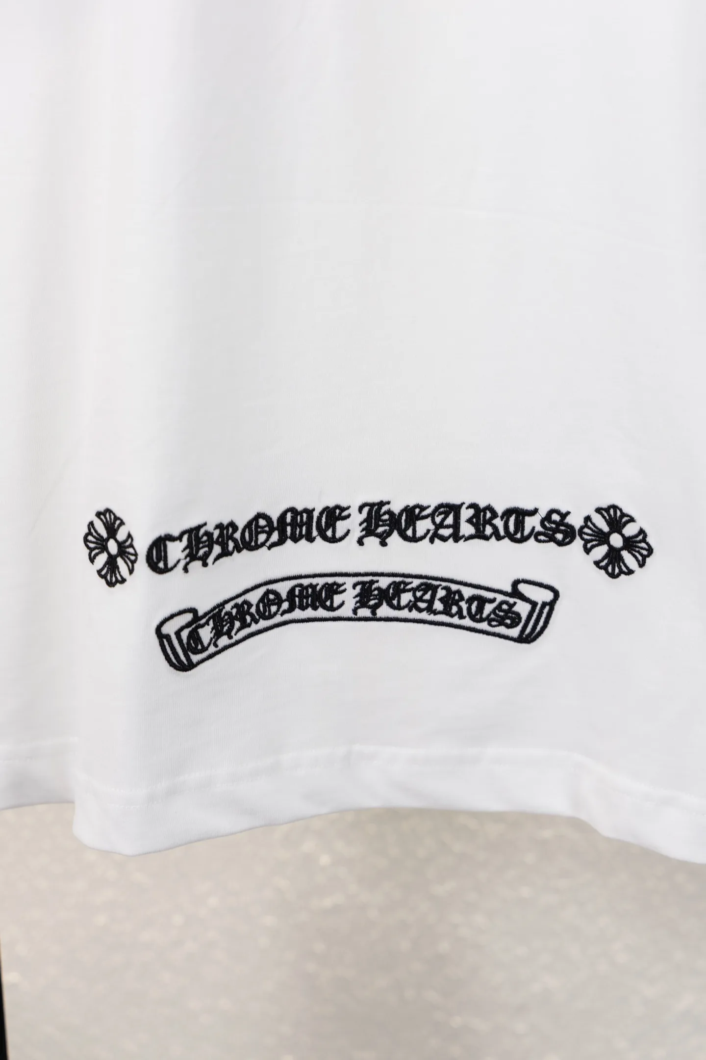 Cross Patch Embroidered Cotton T-Shirt D13312607 — view 7