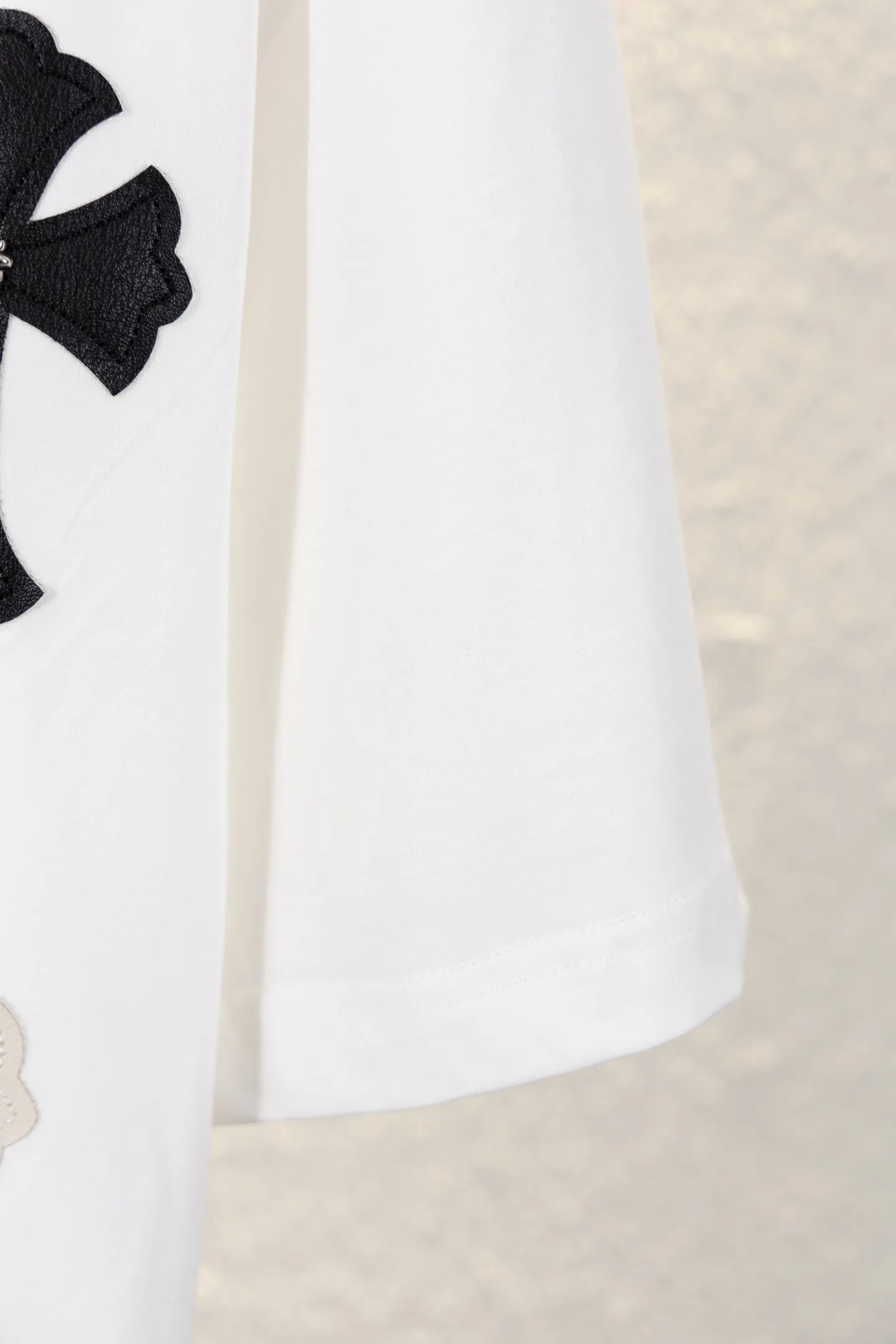 Cross Patch Embroidered Cotton T-Shirt D13312607 — view 9