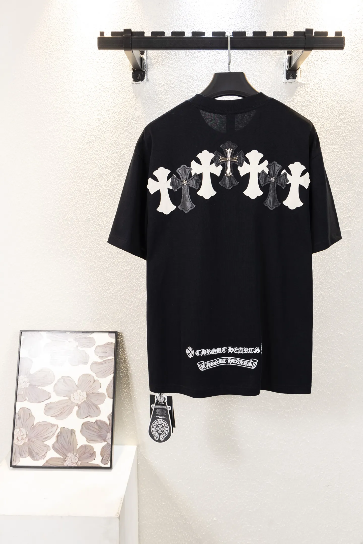 Leather Cross Patch Embroidered T-Shirt D13312608 — view 2